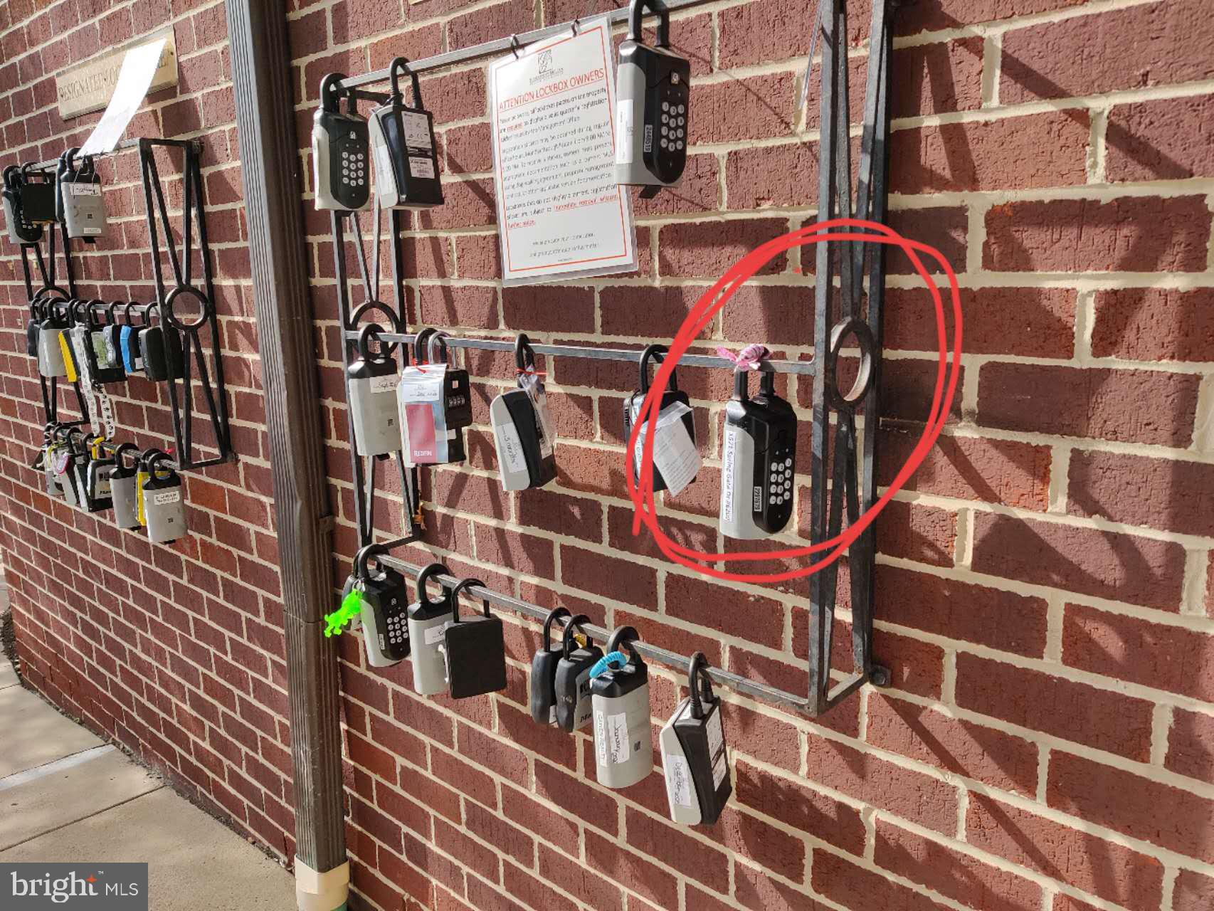 GATES OF MCLEAN - Residential