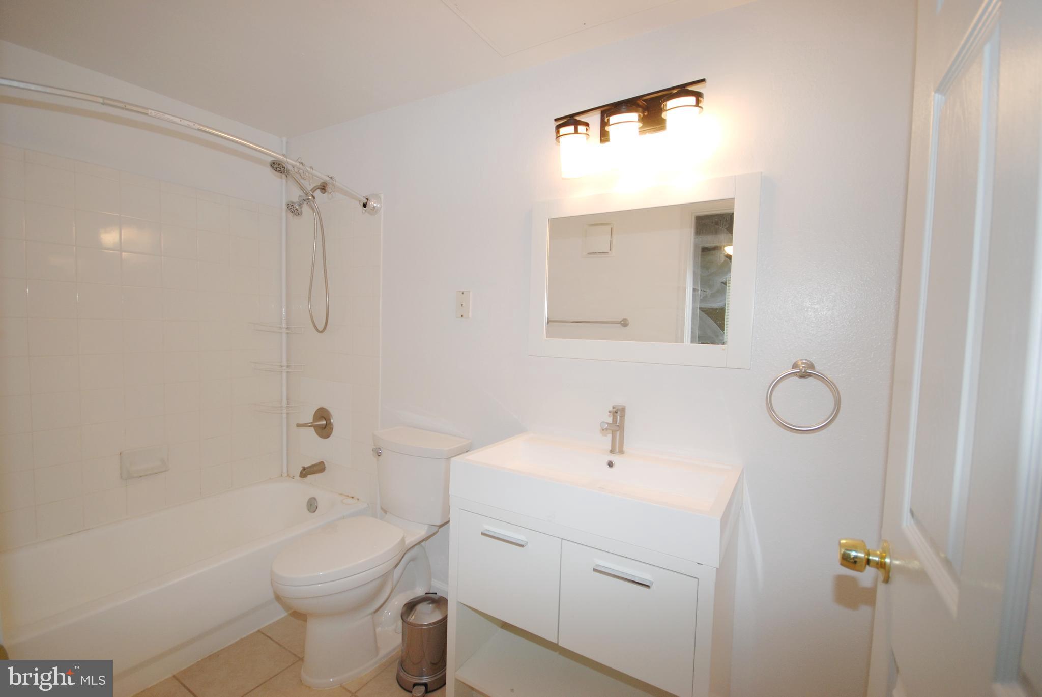 GATES OF MCLEAN - Residential