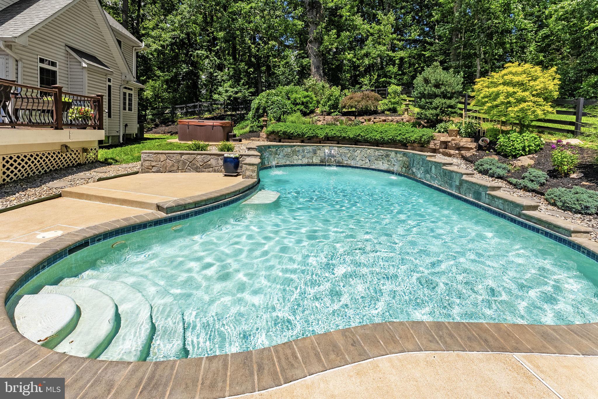 6729 BREEZY DRIVE