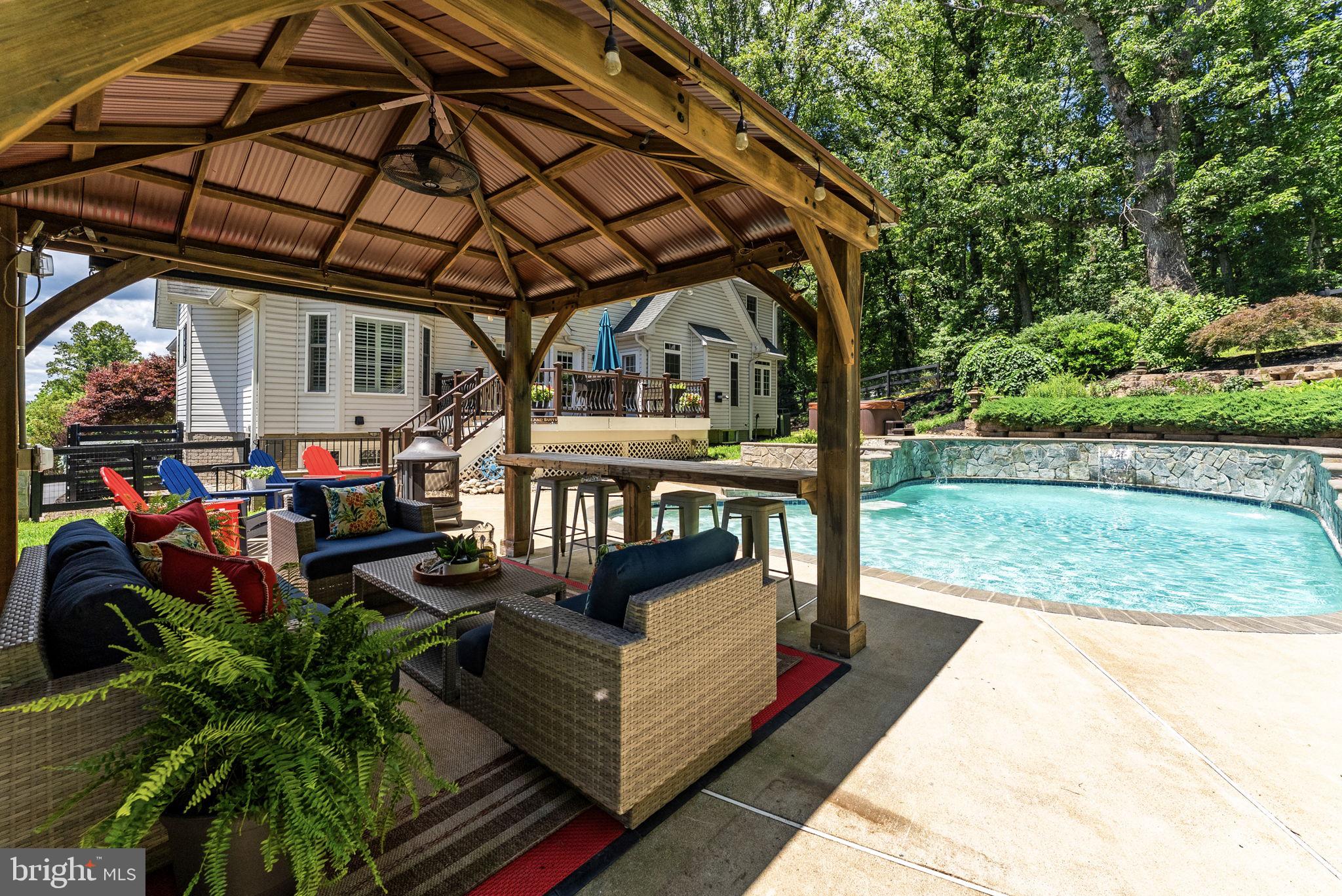 6729 BREEZY DRIVE