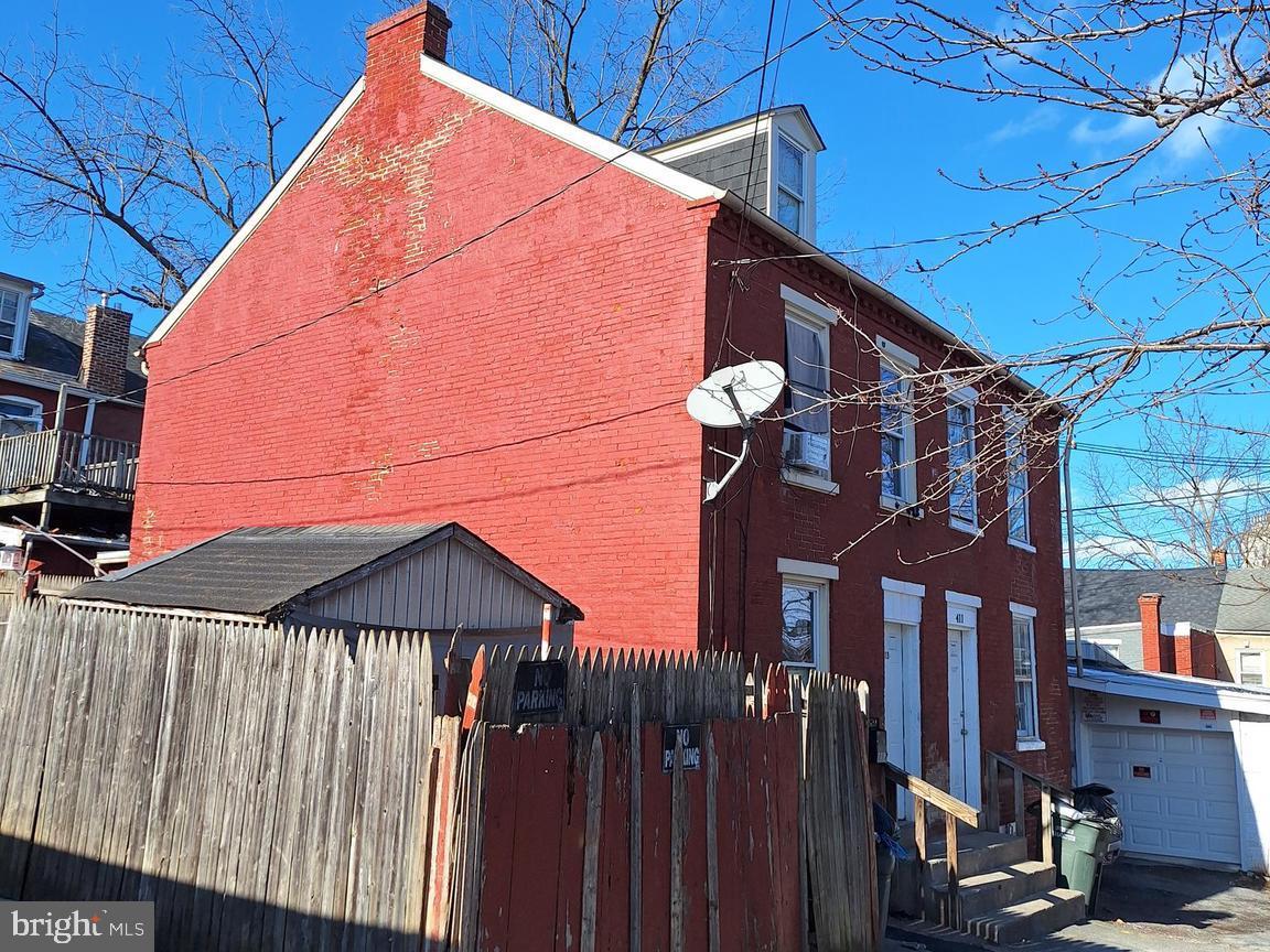 411 S ARCH STREET 413