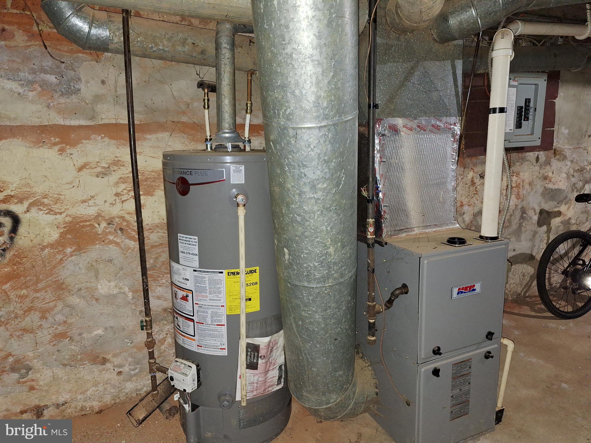 411 S ARCH STREET 413