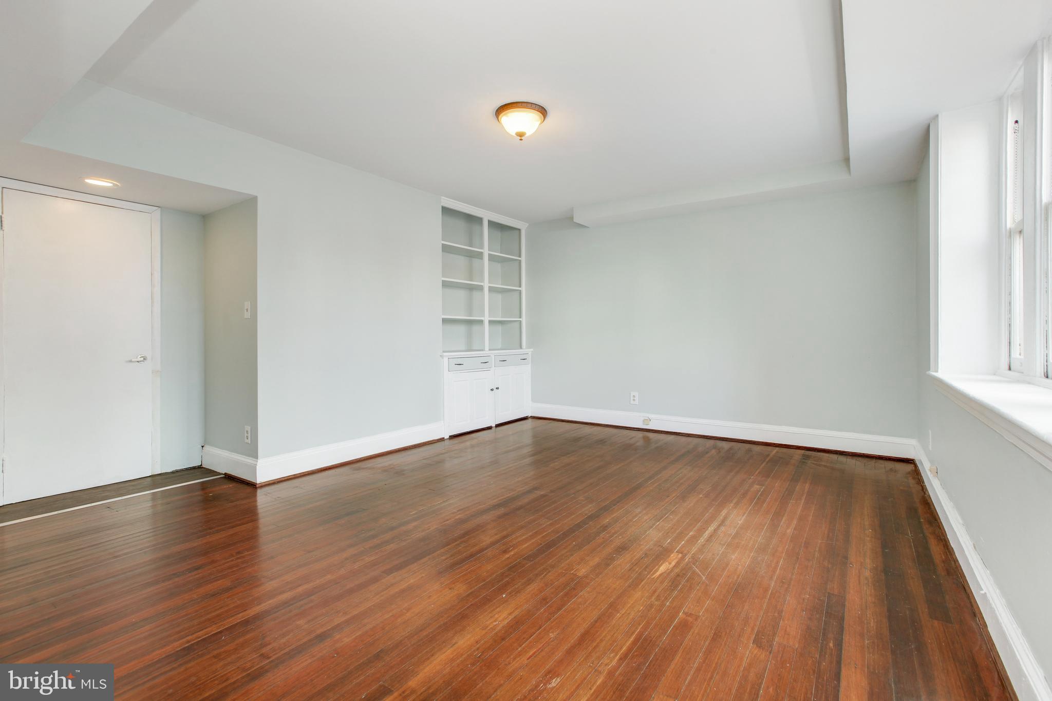 MOUNT VERNON PLACE HISTORIC DISTRICT - Commercial Sale