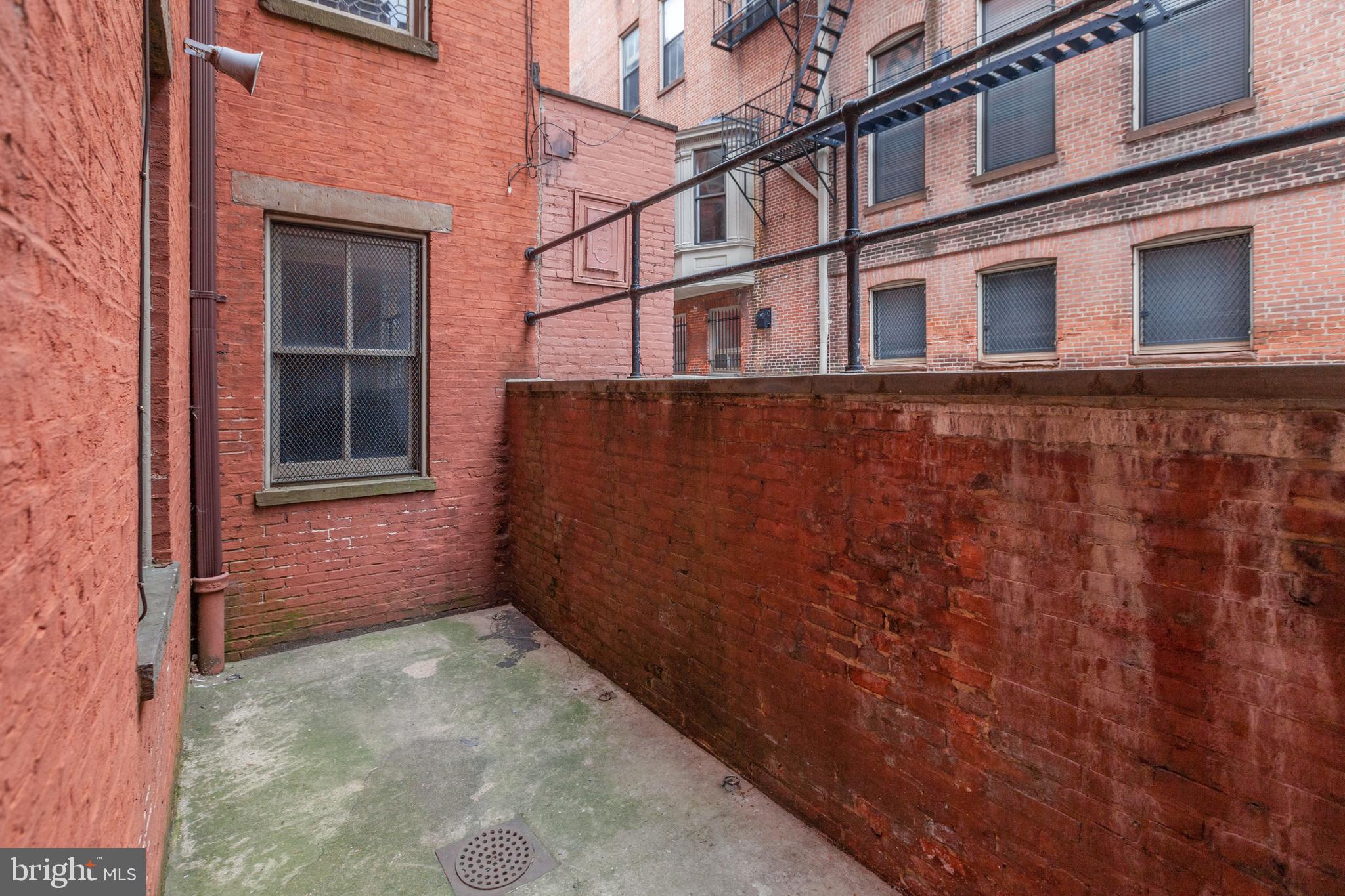 MOUNT VERNON PLACE HISTORIC DISTRICT - Commercial Sale