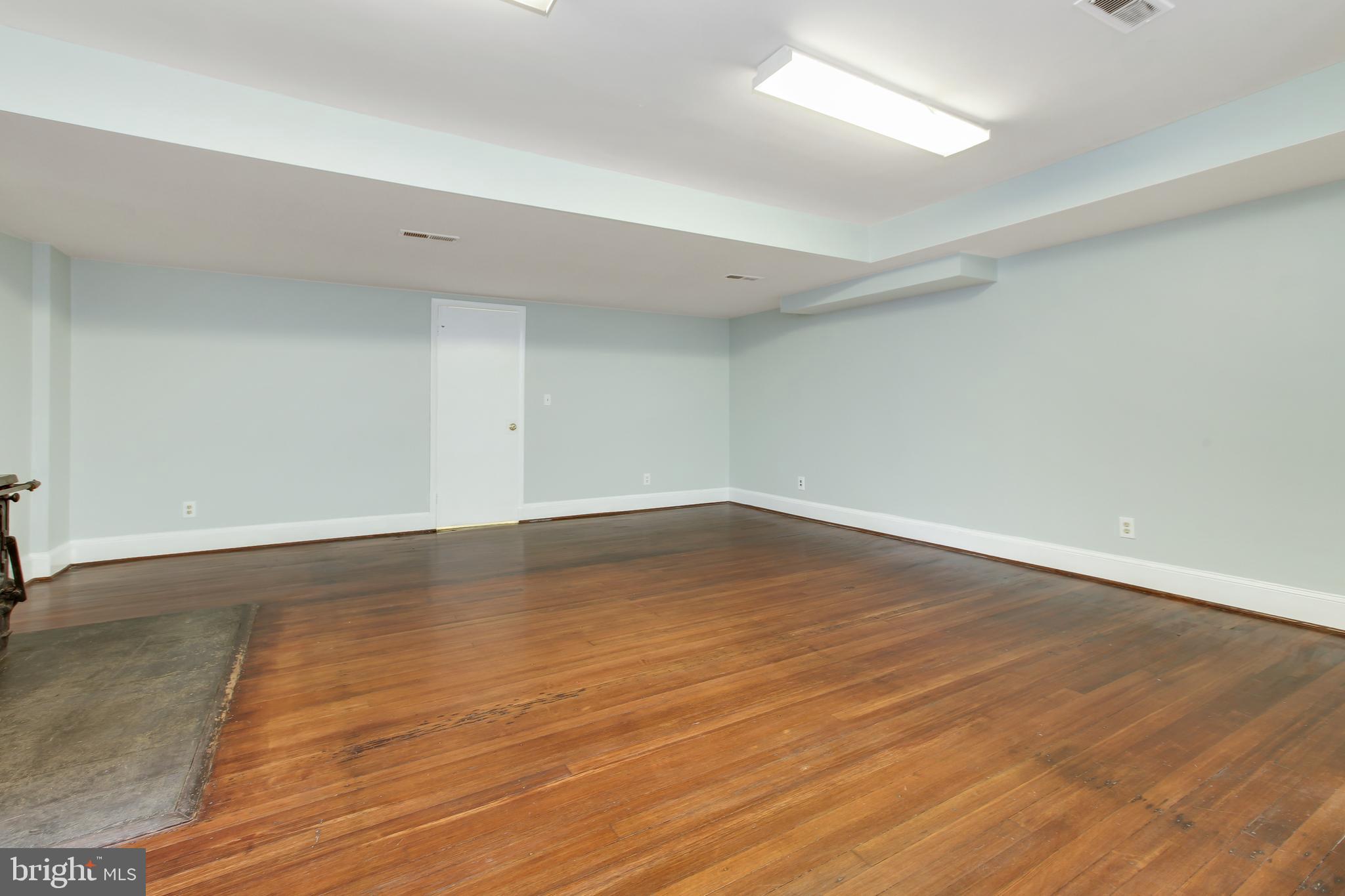 MOUNT VERNON PLACE HISTORIC DISTRICT - Commercial Sale