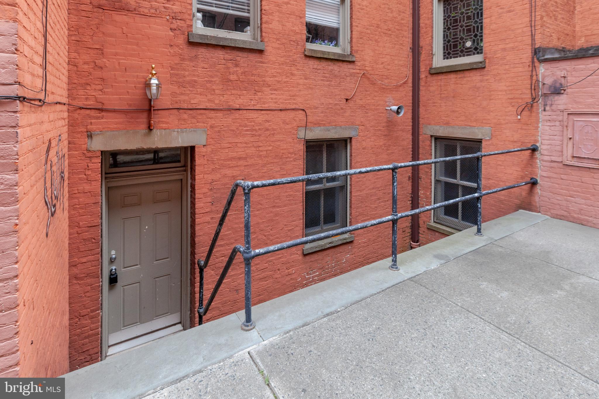 MOUNT VERNON PLACE HISTORIC DISTRICT - Commercial Sale
