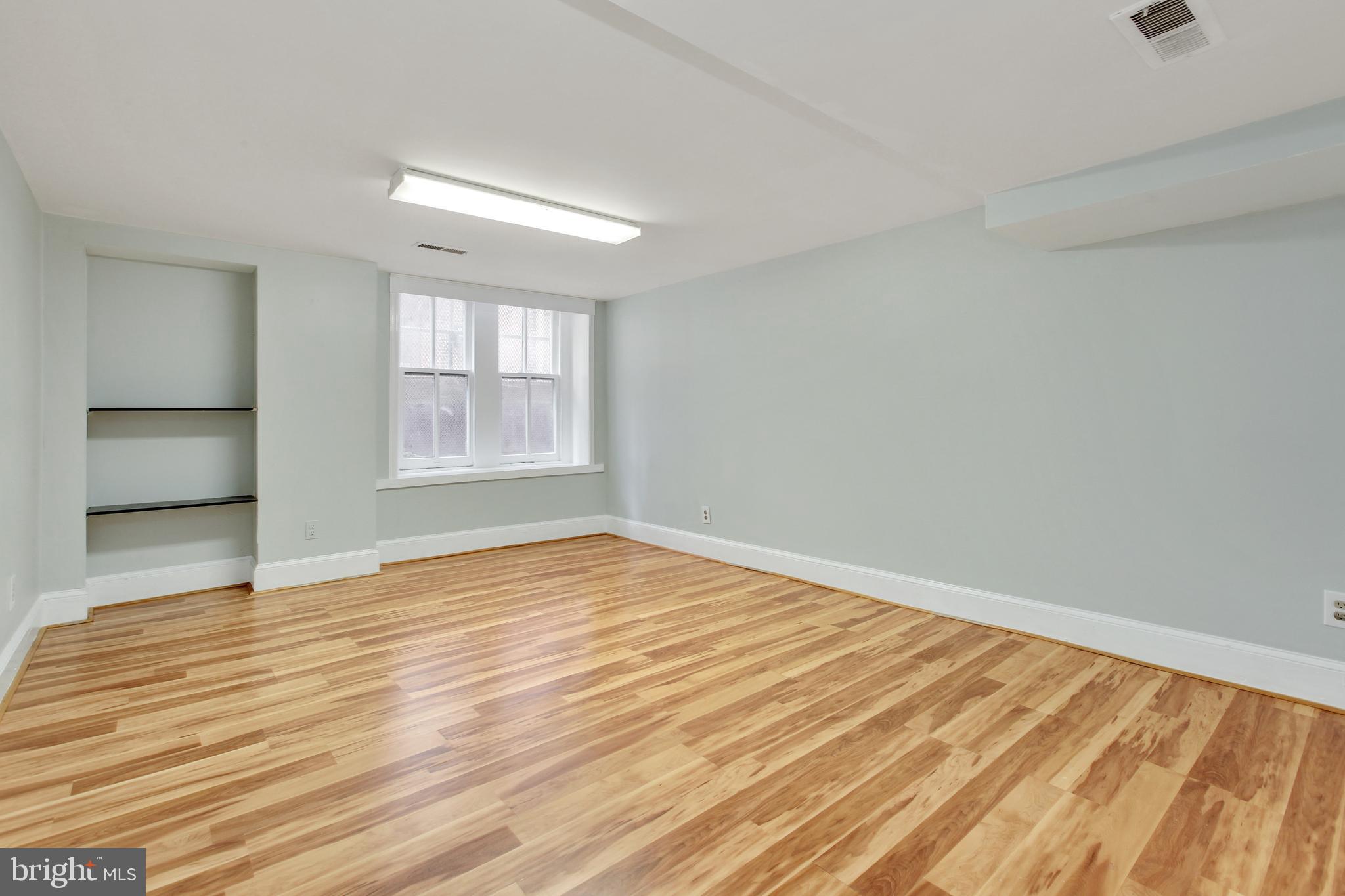 MOUNT VERNON PLACE HISTORIC DISTRICT - Commercial Sale