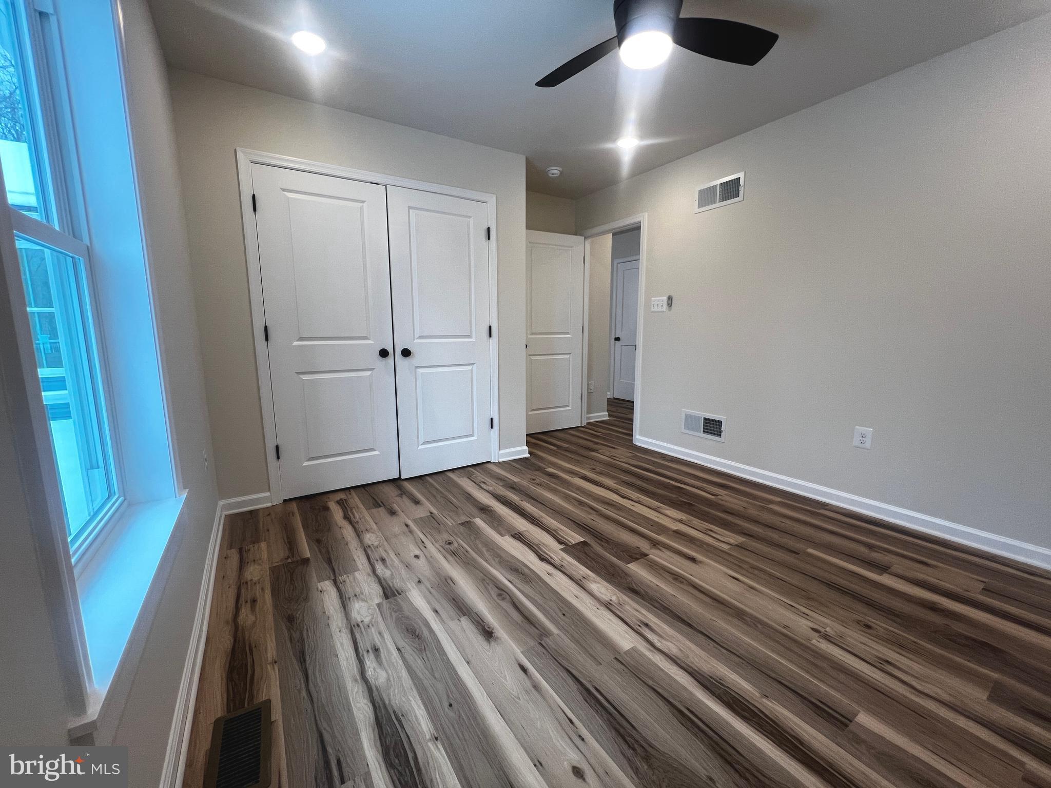 COLONIAL VILLAGE - Residential