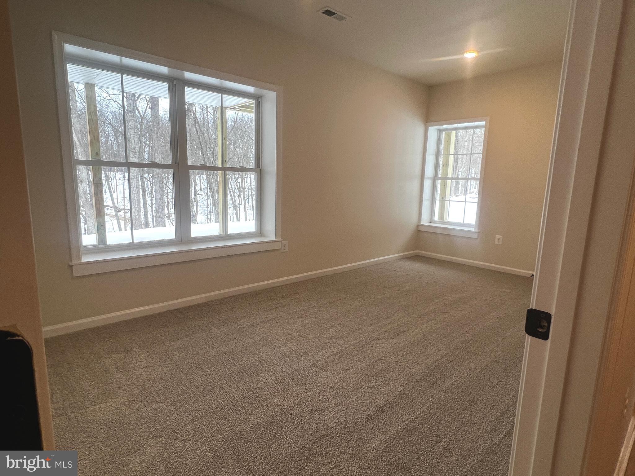 COLONIAL VILLAGE - Residential