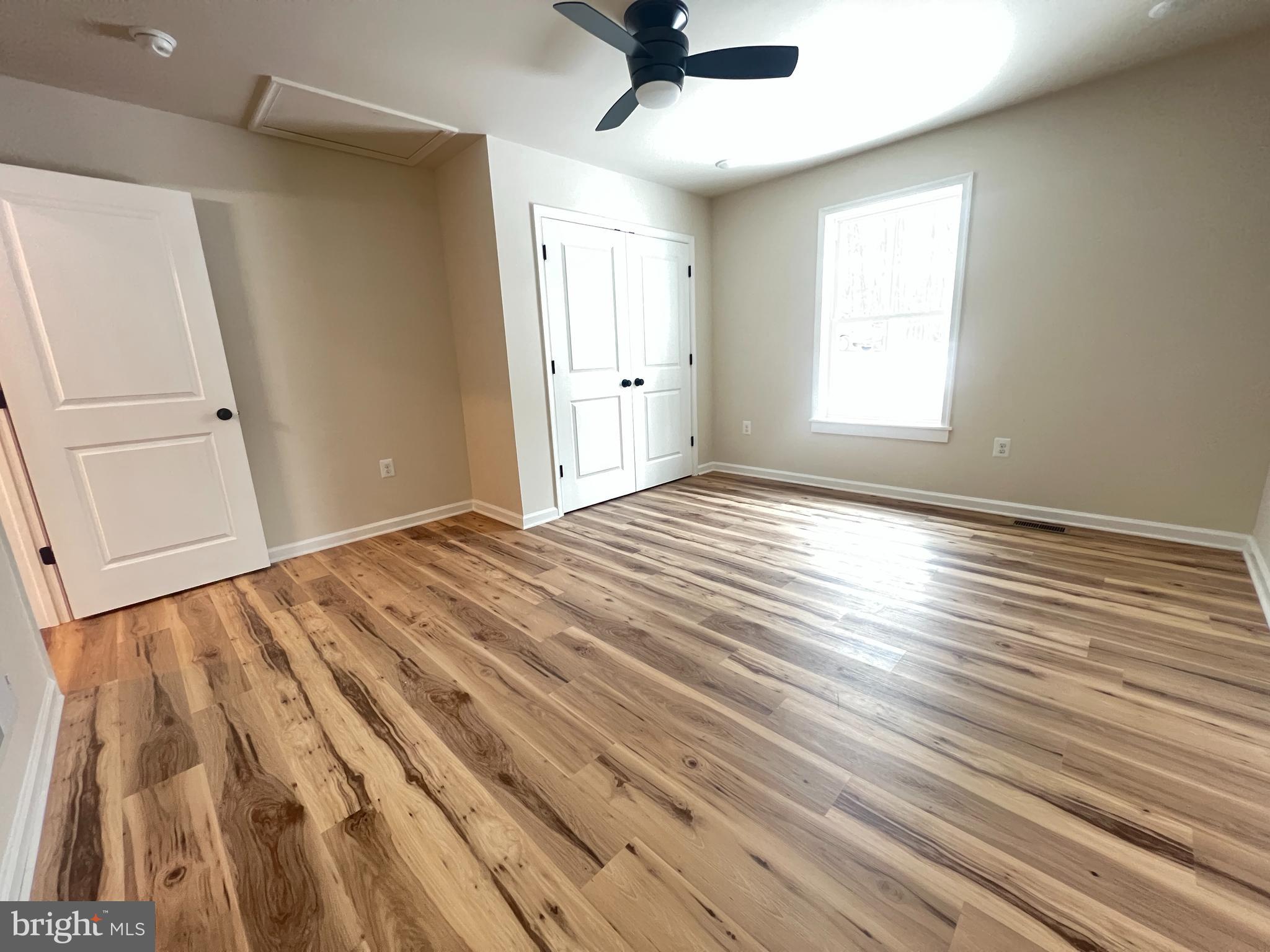 COLONIAL VILLAGE - Residential