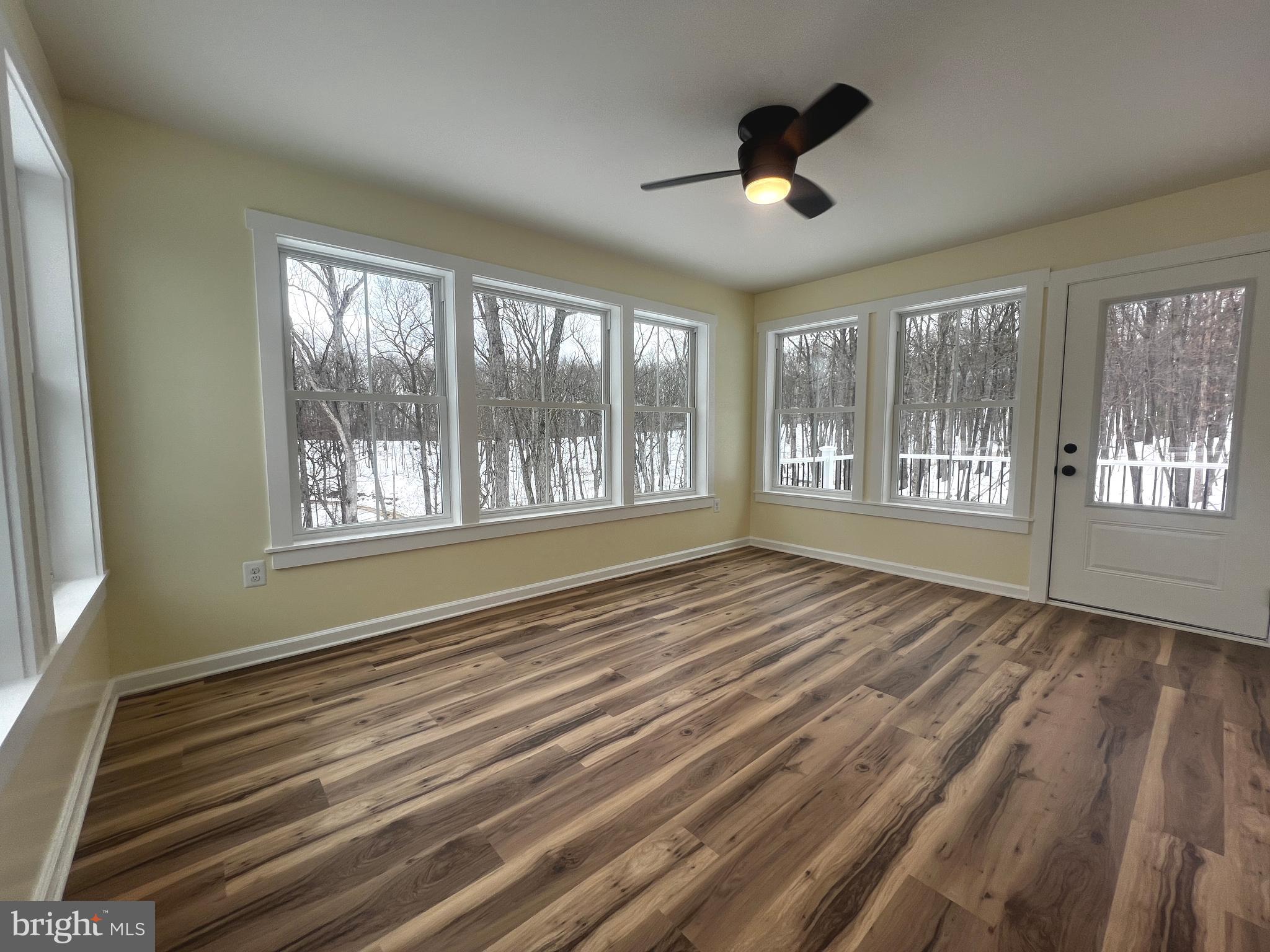 COLONIAL VILLAGE - Residential