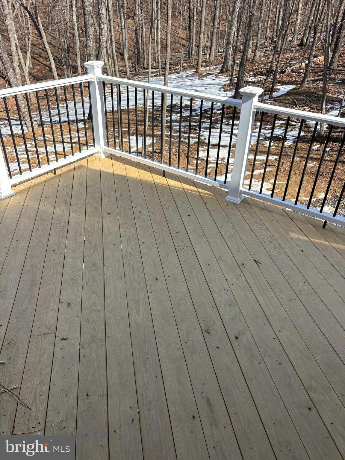 COLONIAL VILLAGE - Residential