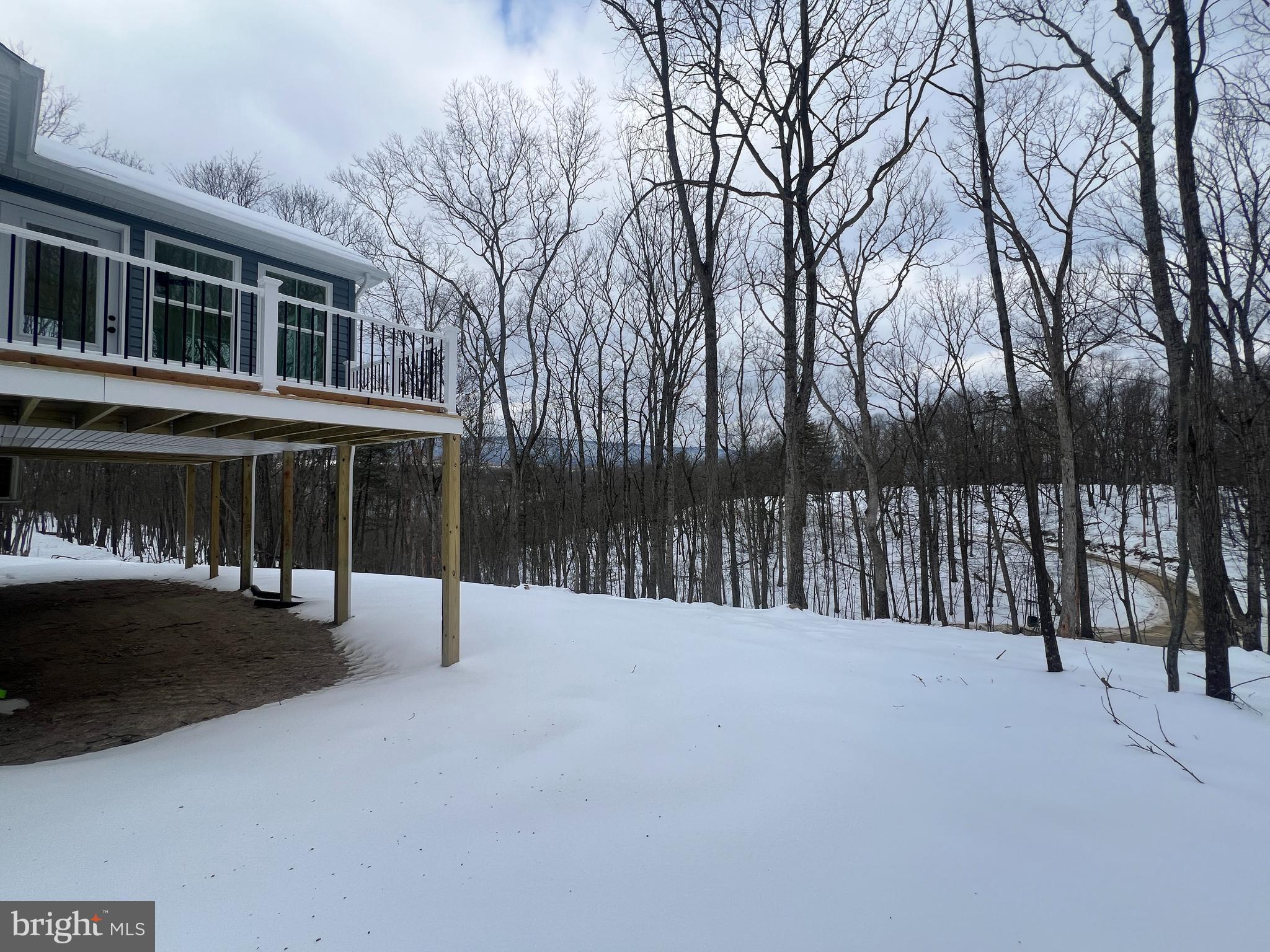 COLONIAL VILLAGE - Residential