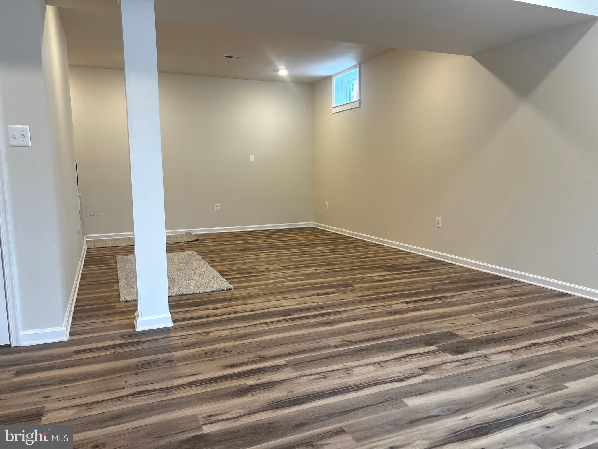 COLONIAL VILLAGE - Residential