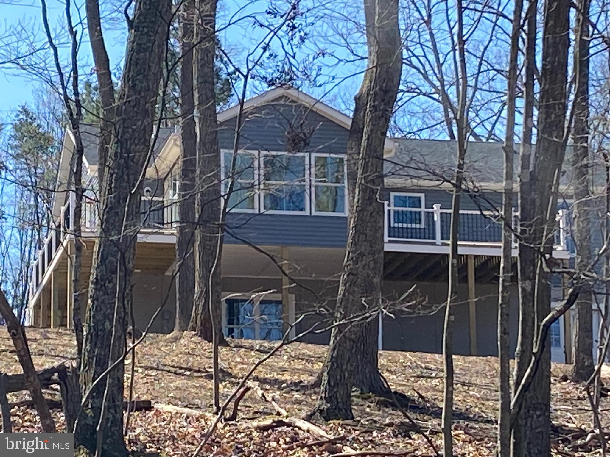 COLONIAL VILLAGE - Residential