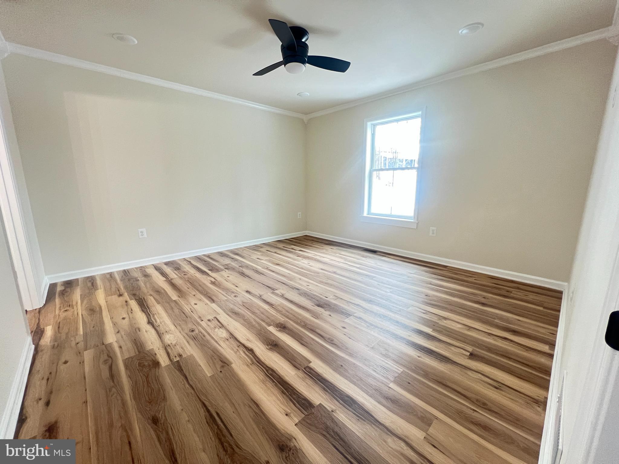 COLONIAL VILLAGE - Residential