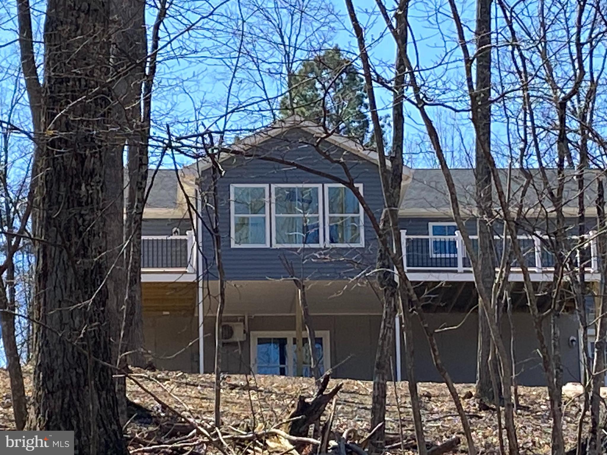 COLONIAL VILLAGE - Residential