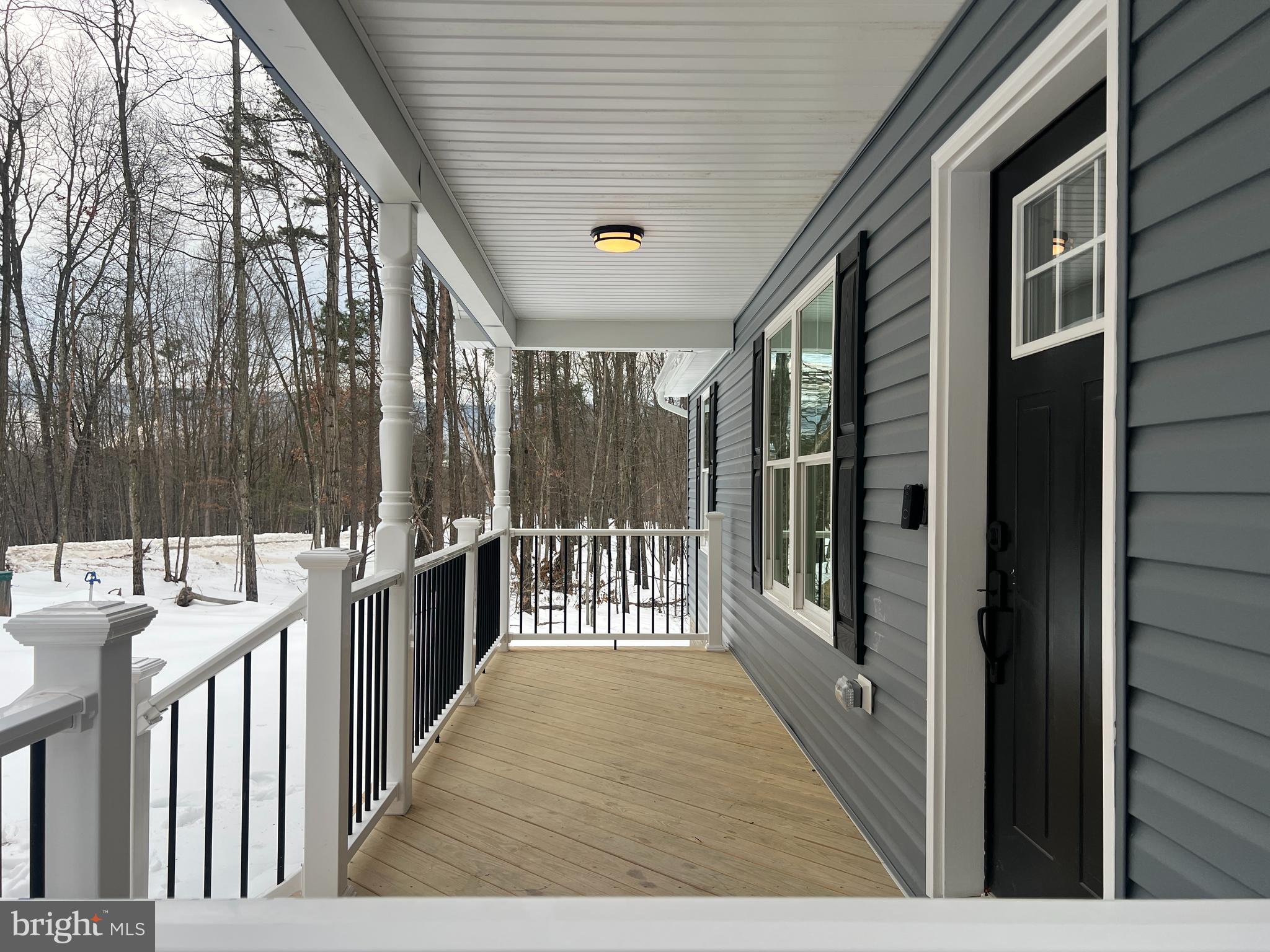 COLONIAL VILLAGE - Residential