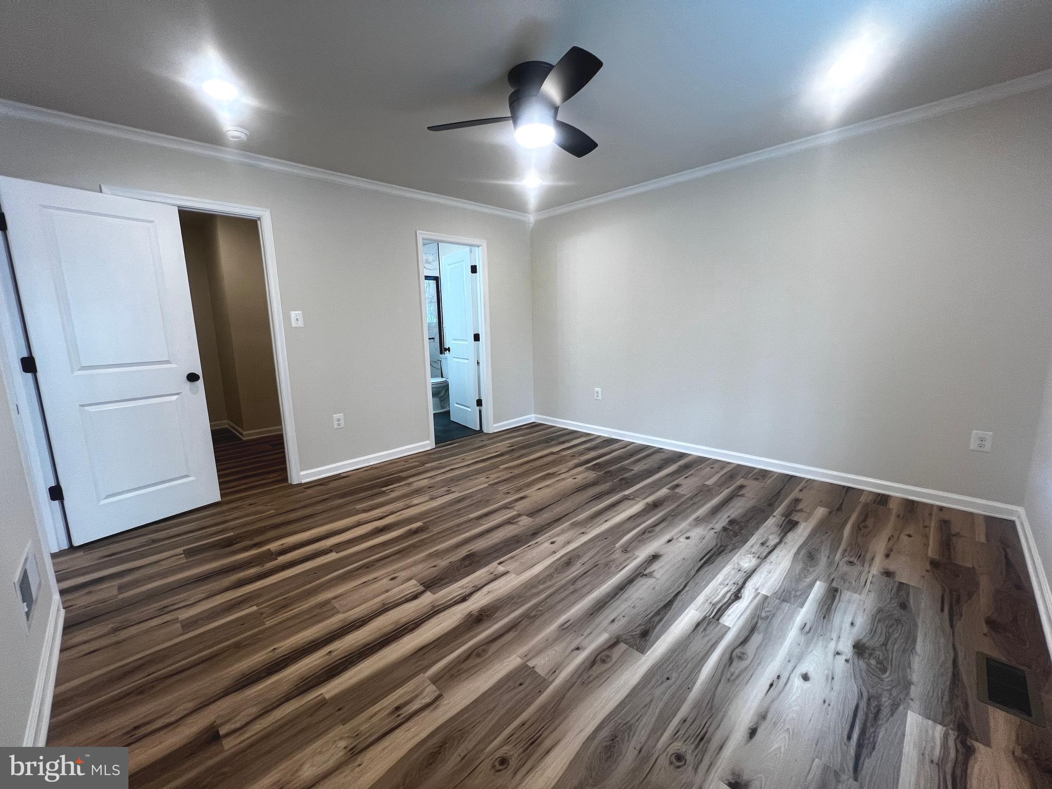 COLONIAL VILLAGE - Residential