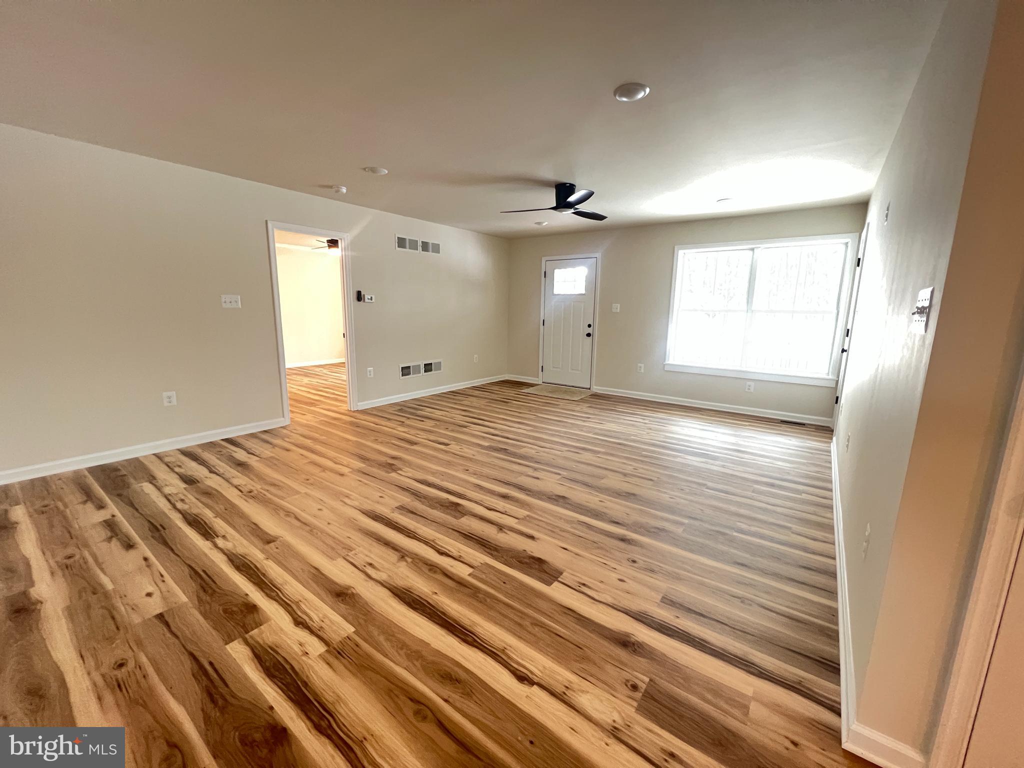 COLONIAL VILLAGE - Residential