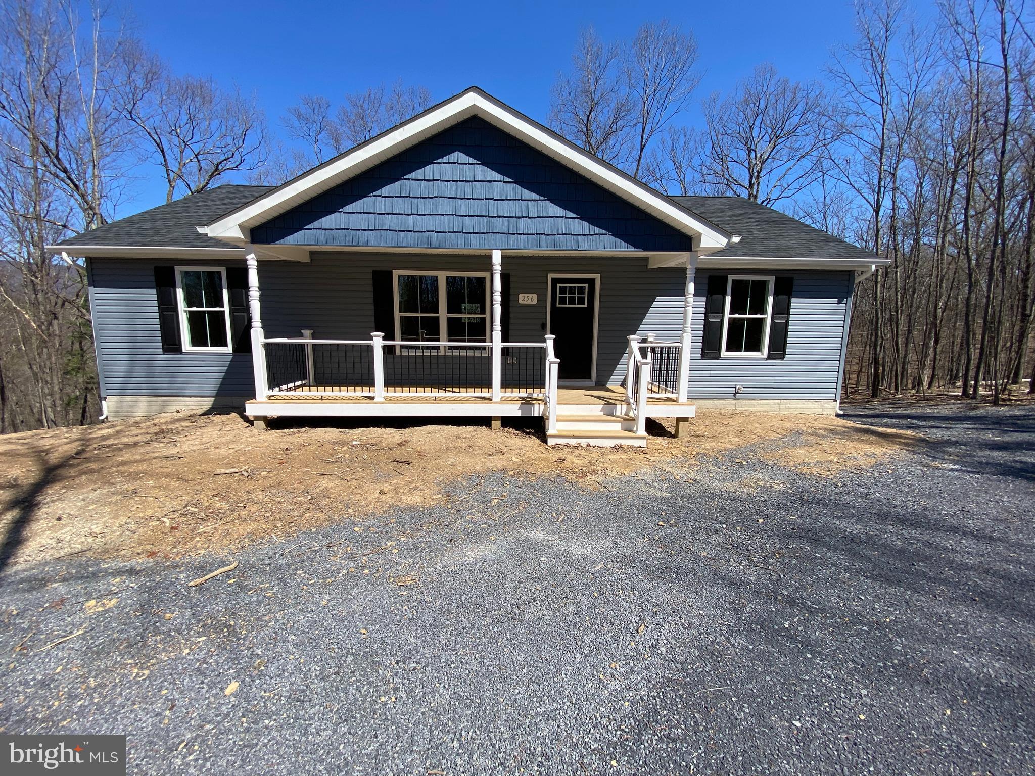 COLONIAL VILLAGE - Residential