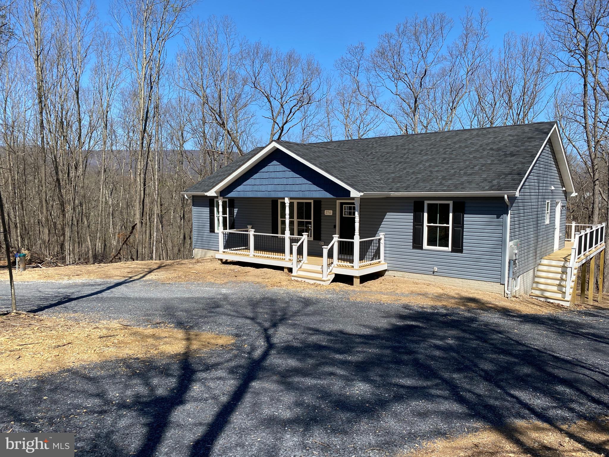 COLONIAL VILLAGE - Residential