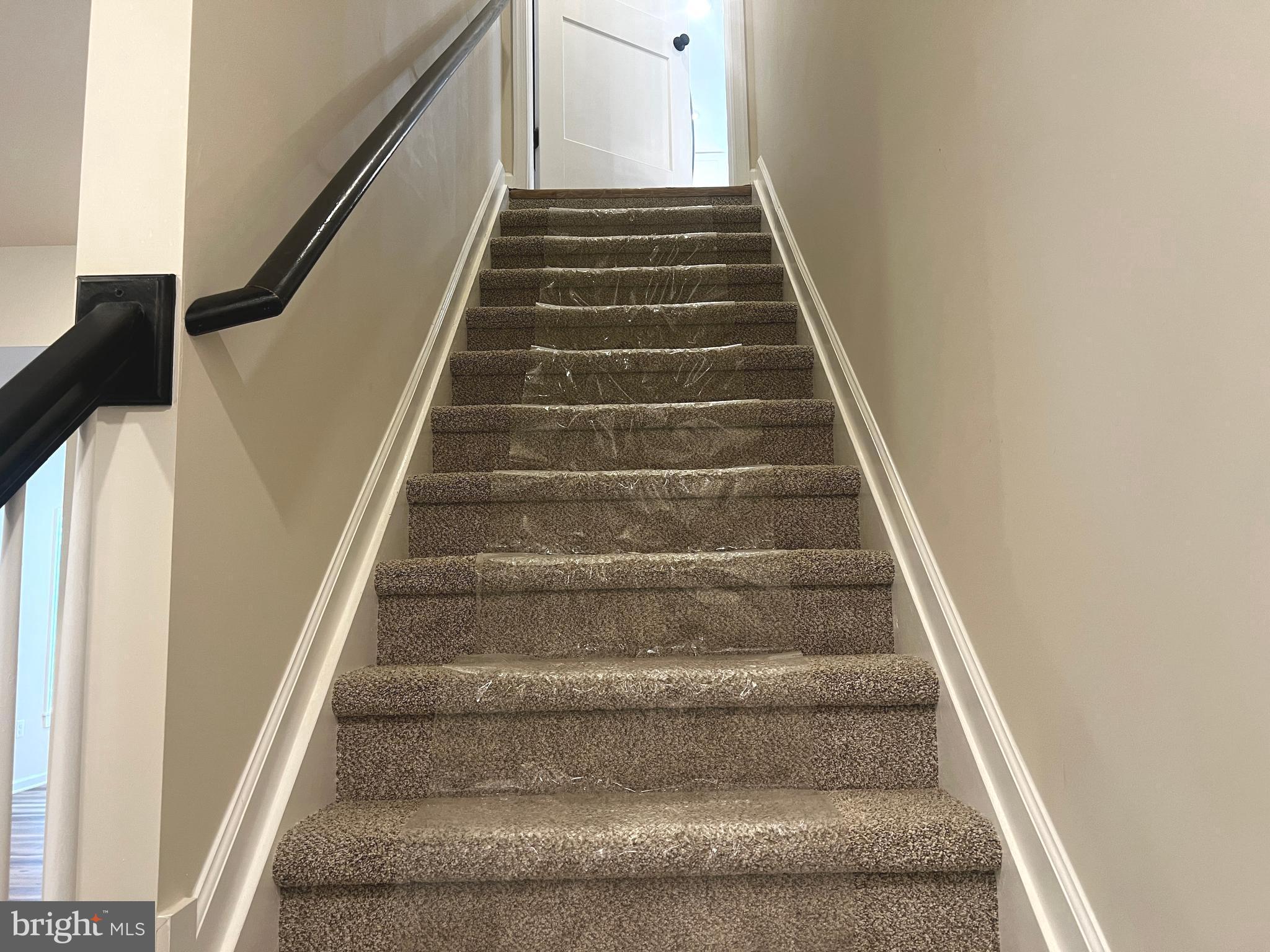 COLONIAL VILLAGE - Residential