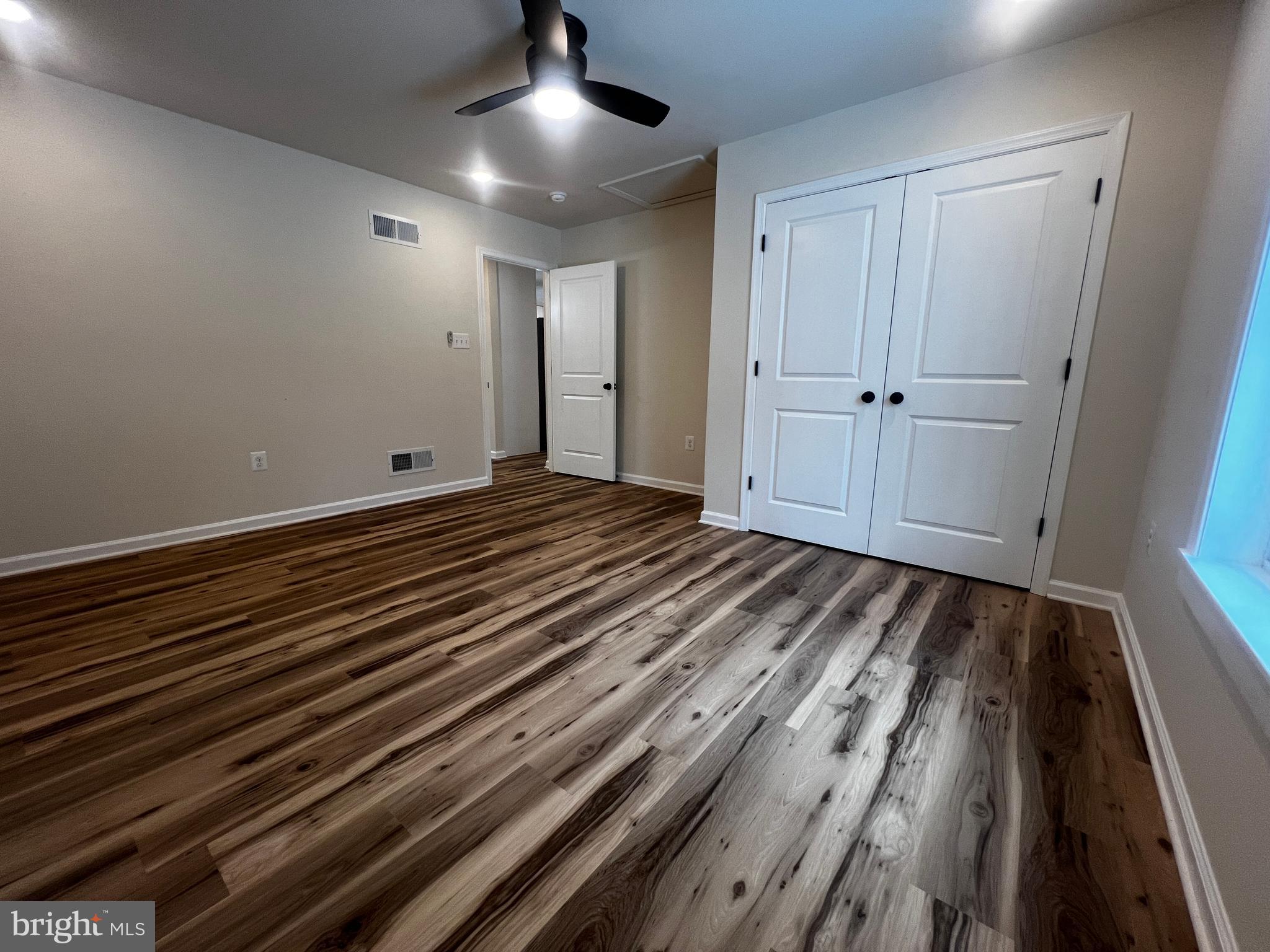 COLONIAL VILLAGE - Residential