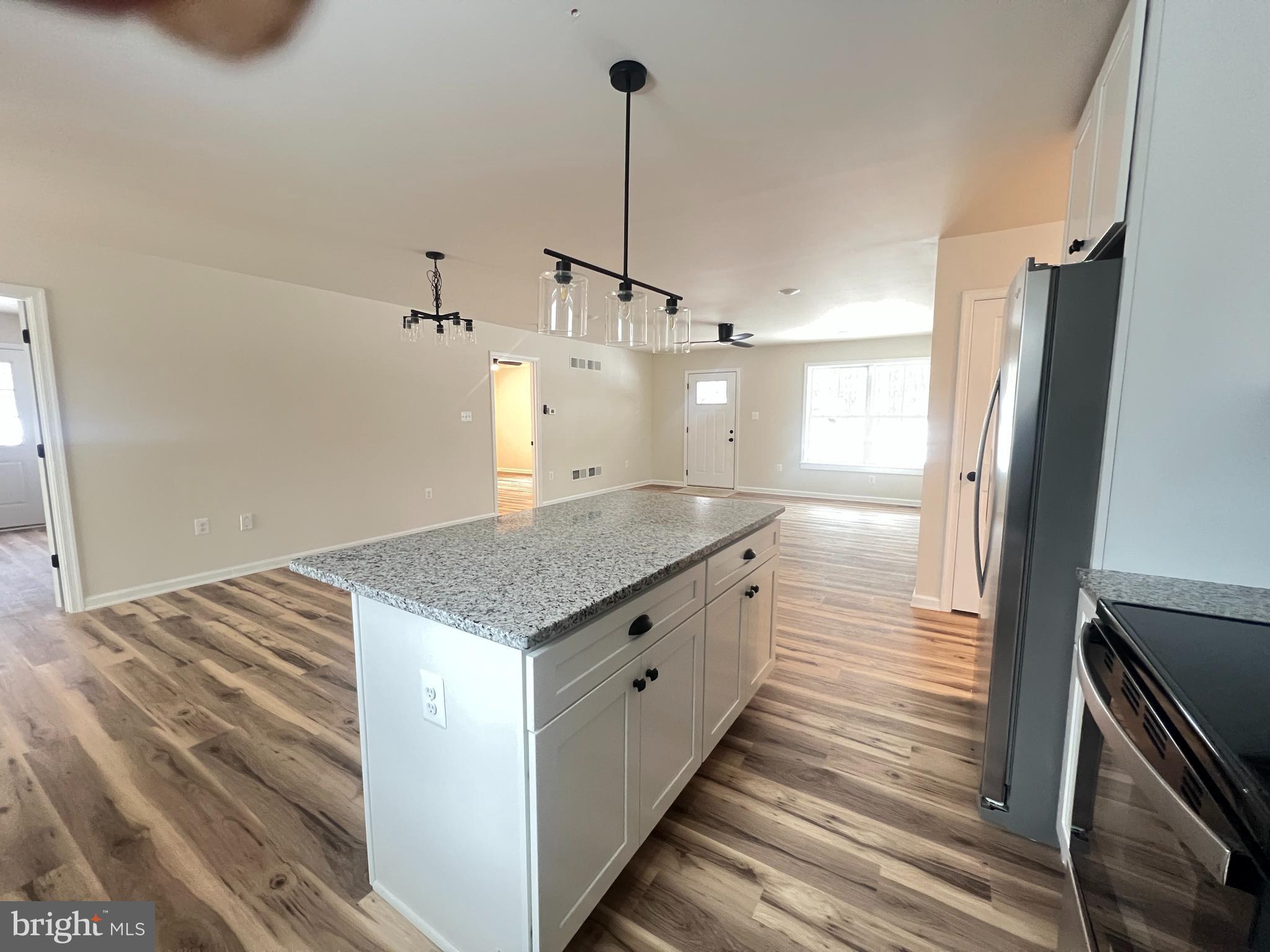 COLONIAL VILLAGE - Residential