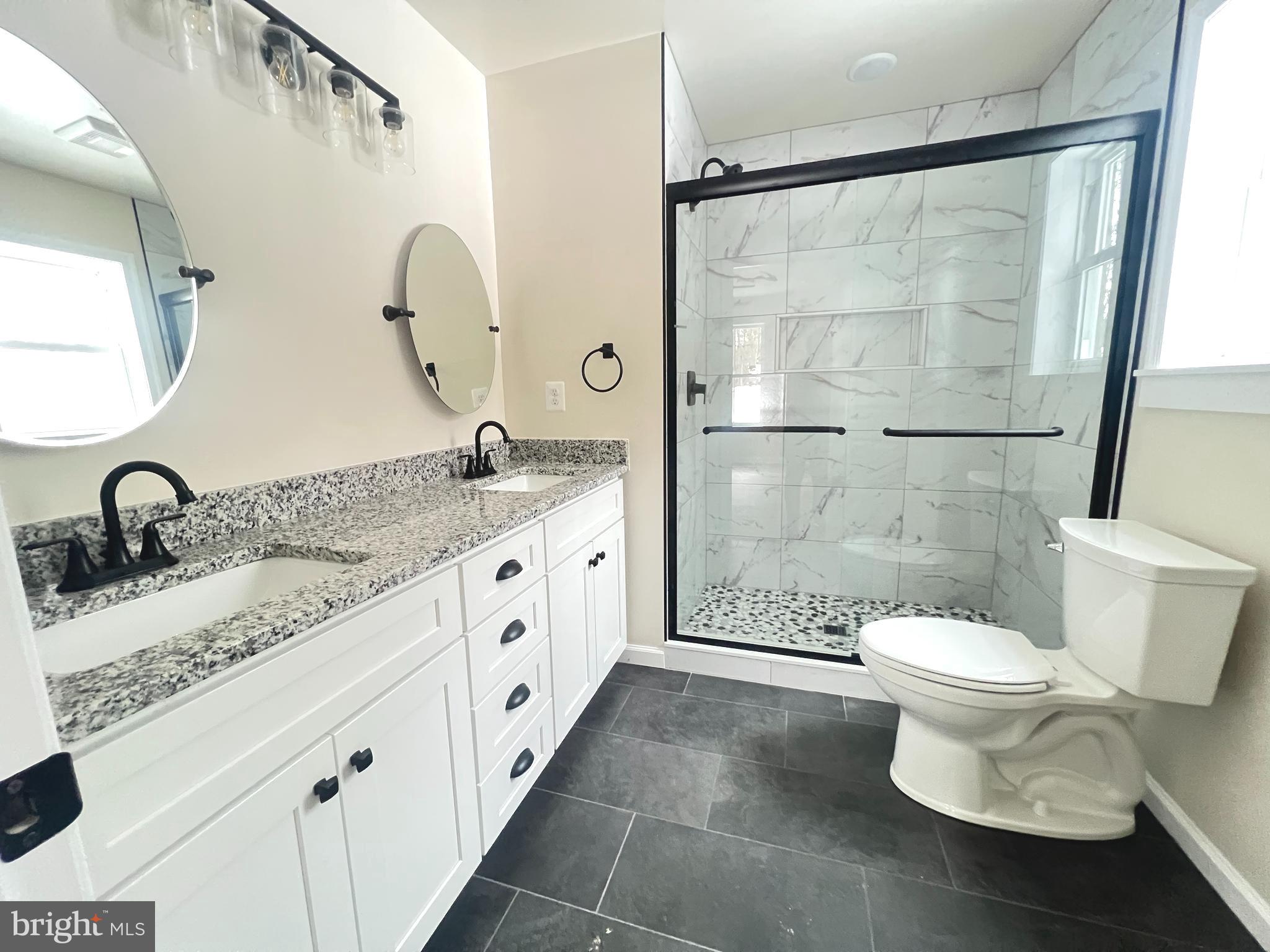 COLONIAL VILLAGE - Residential