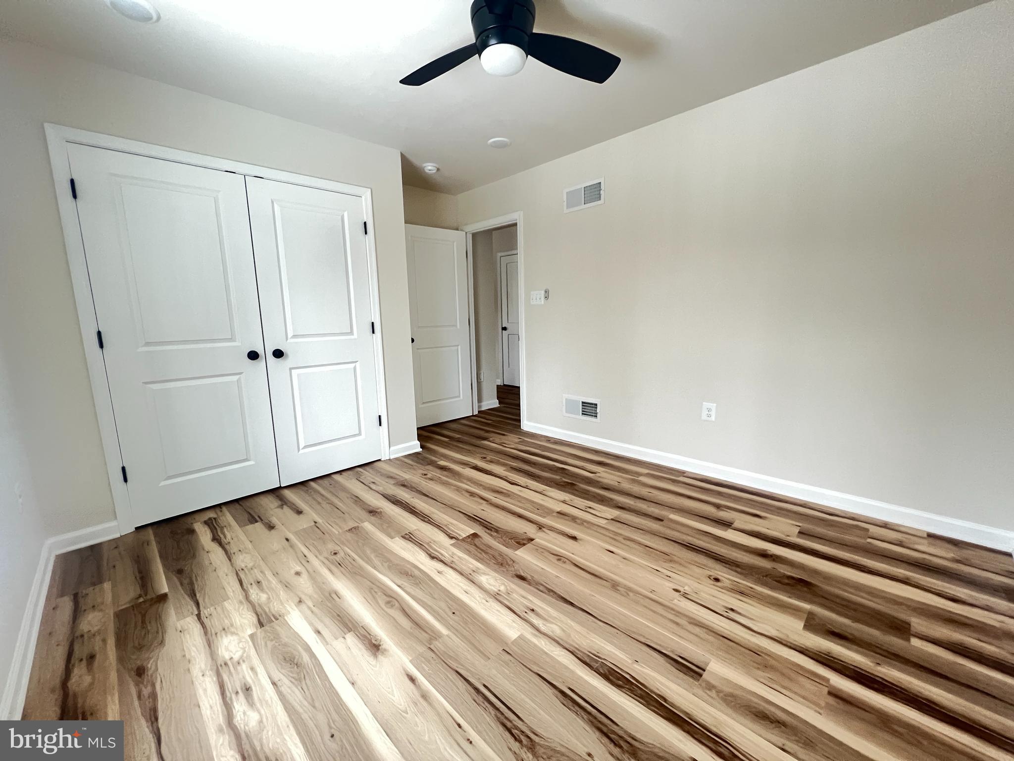 COLONIAL VILLAGE - Residential