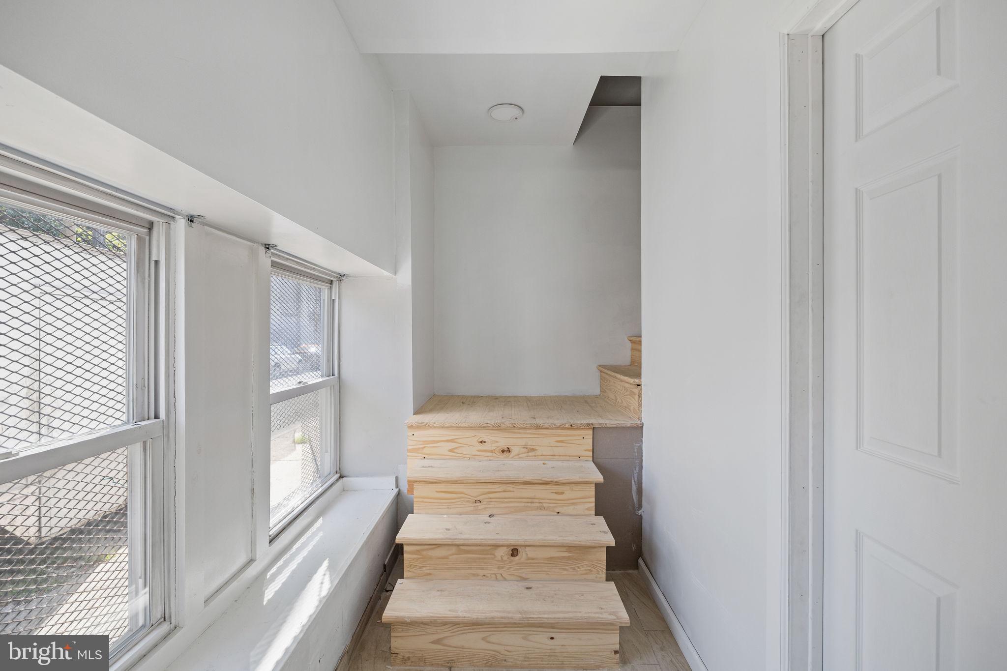 1301 W VENANGO STREET 00