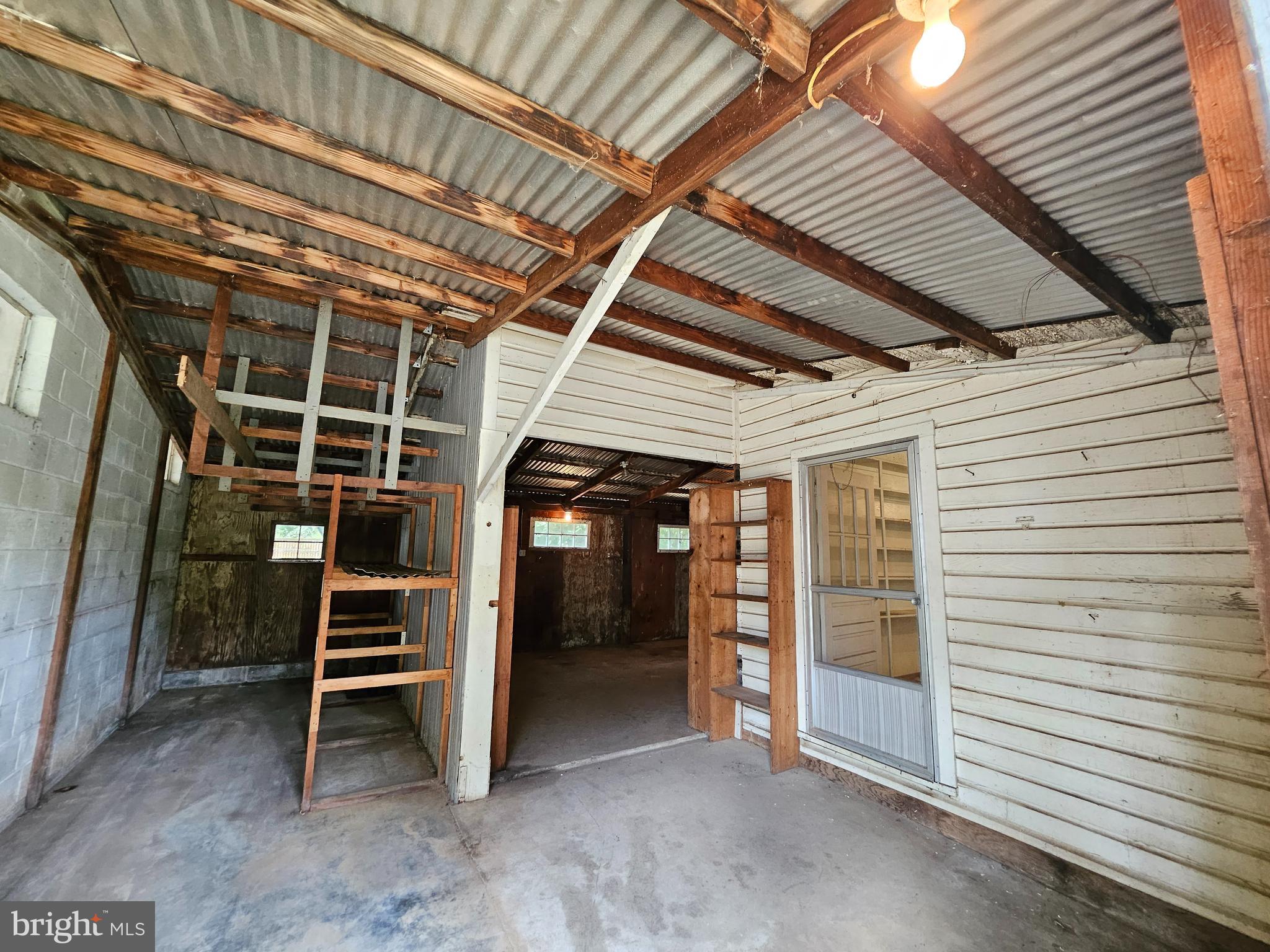 TOWN OF ROUND HILL - Residential