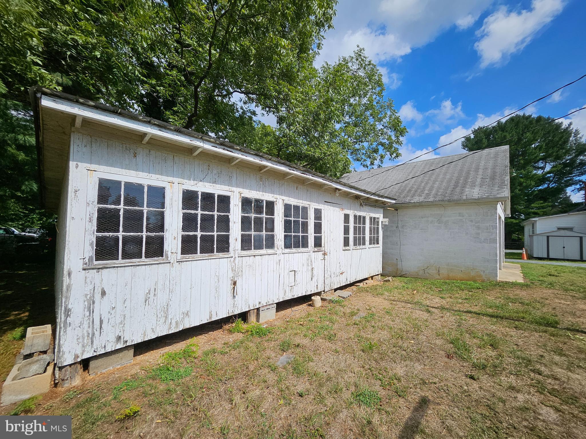 TOWN OF ROUND HILL - Residential