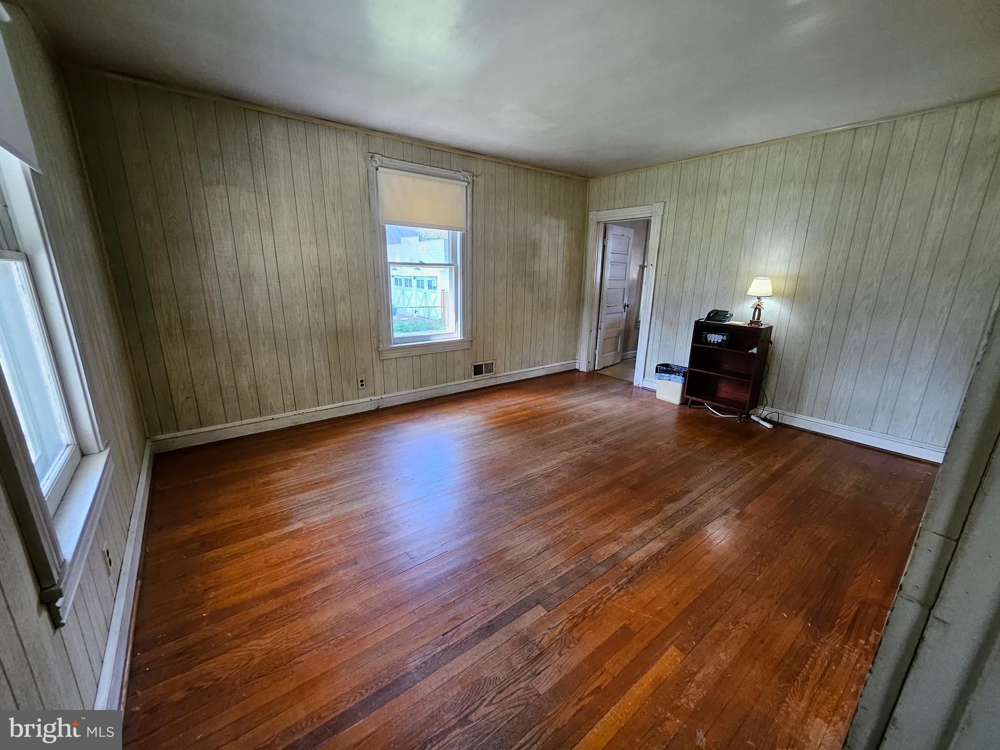 TOWN OF ROUND HILL - Residential