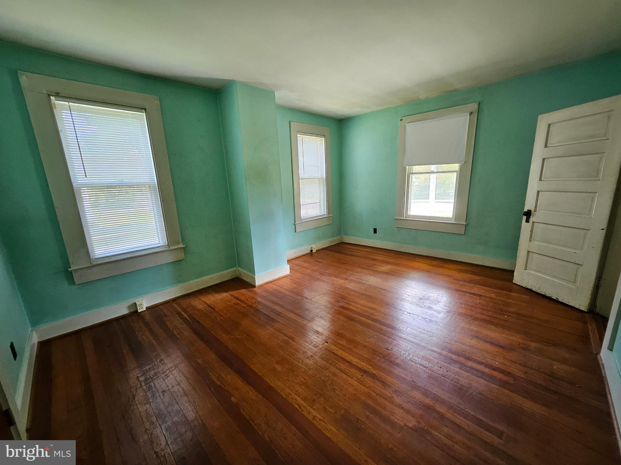 TOWN OF ROUND HILL - Residential