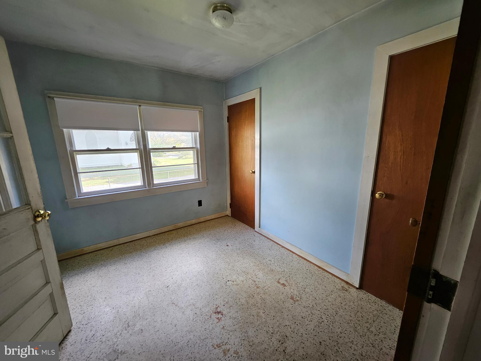 TOWN OF ROUND HILL - Residential