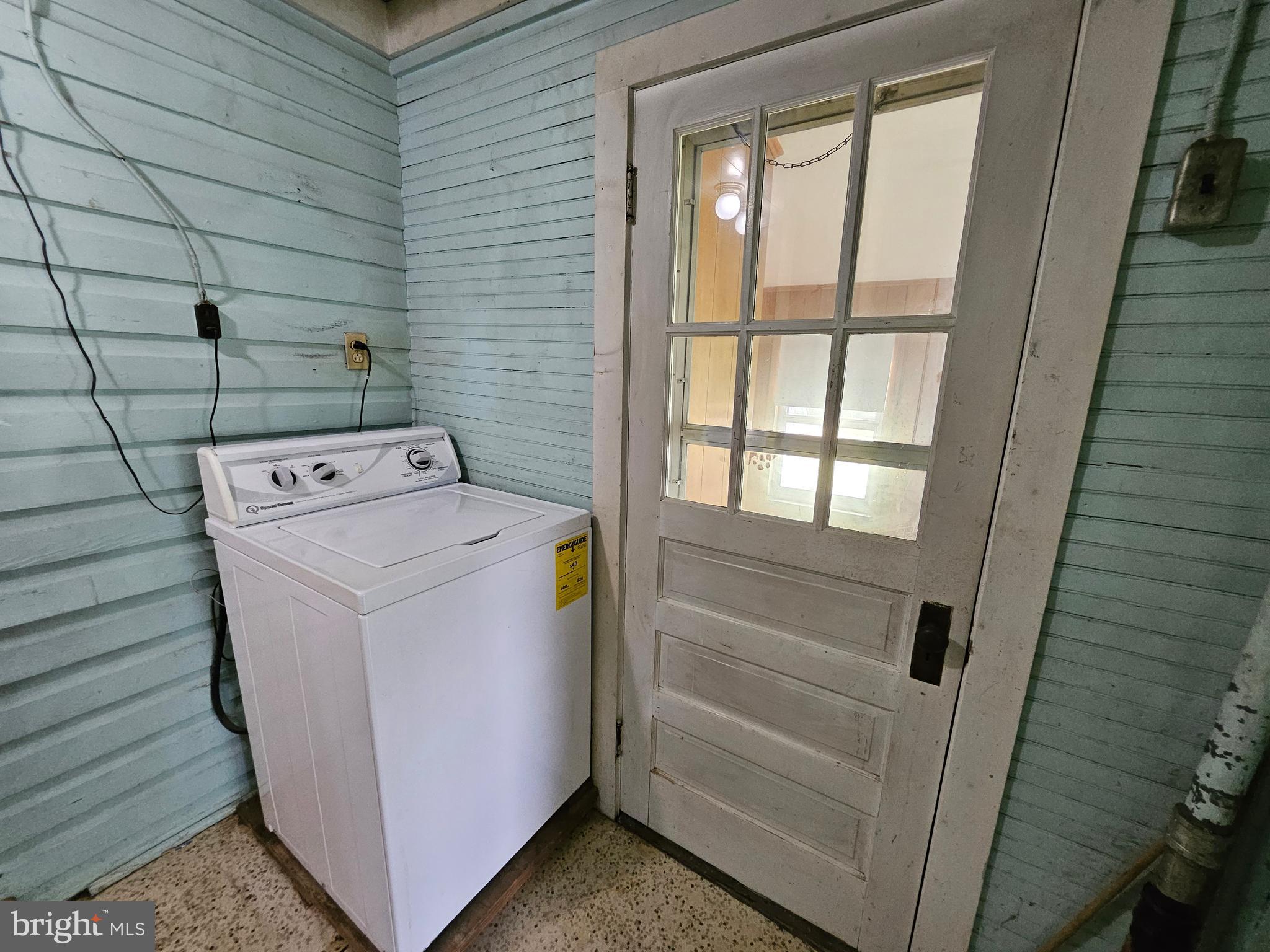 TOWN OF ROUND HILL - Residential