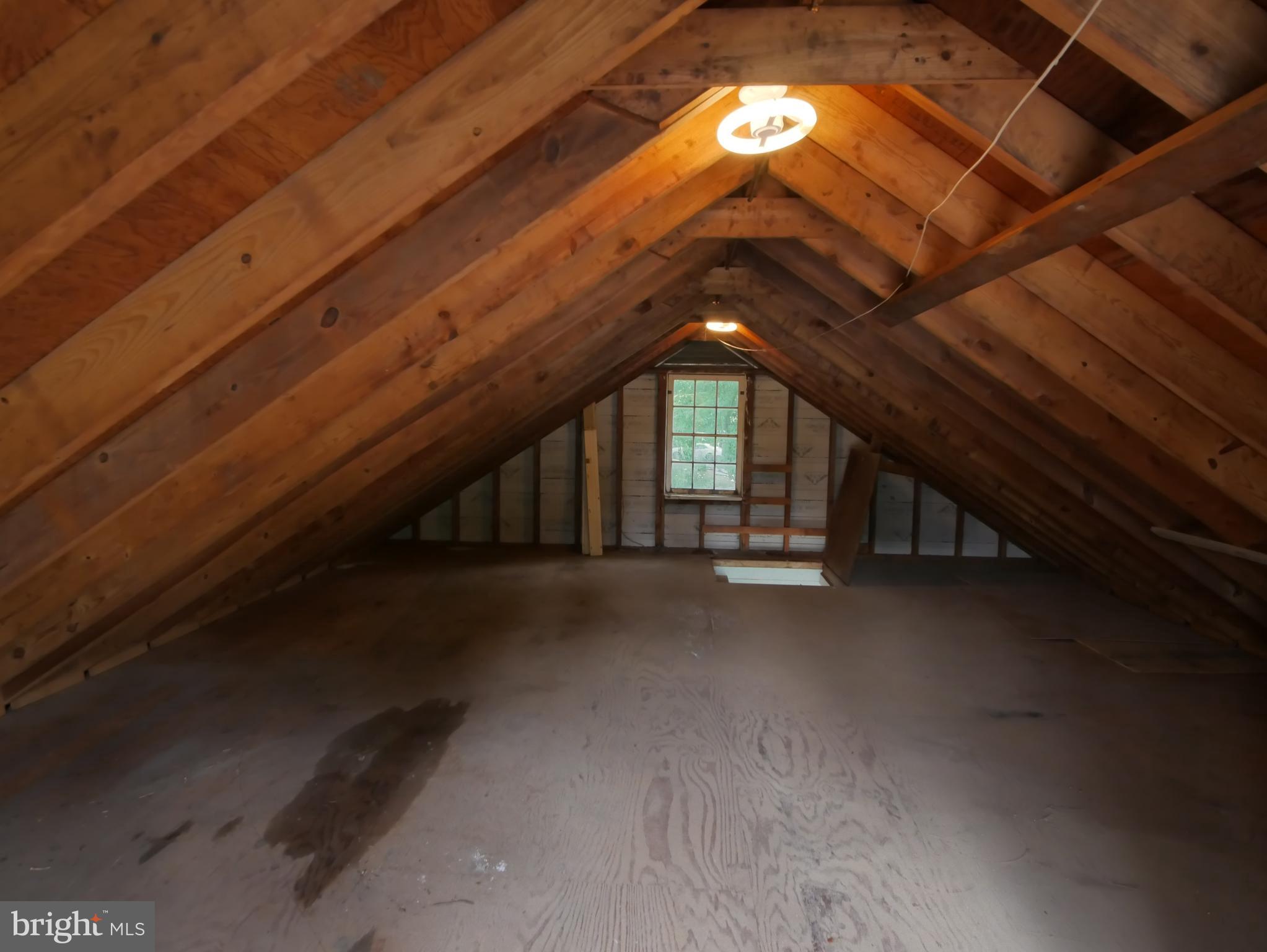 TOWN OF ROUND HILL - Residential