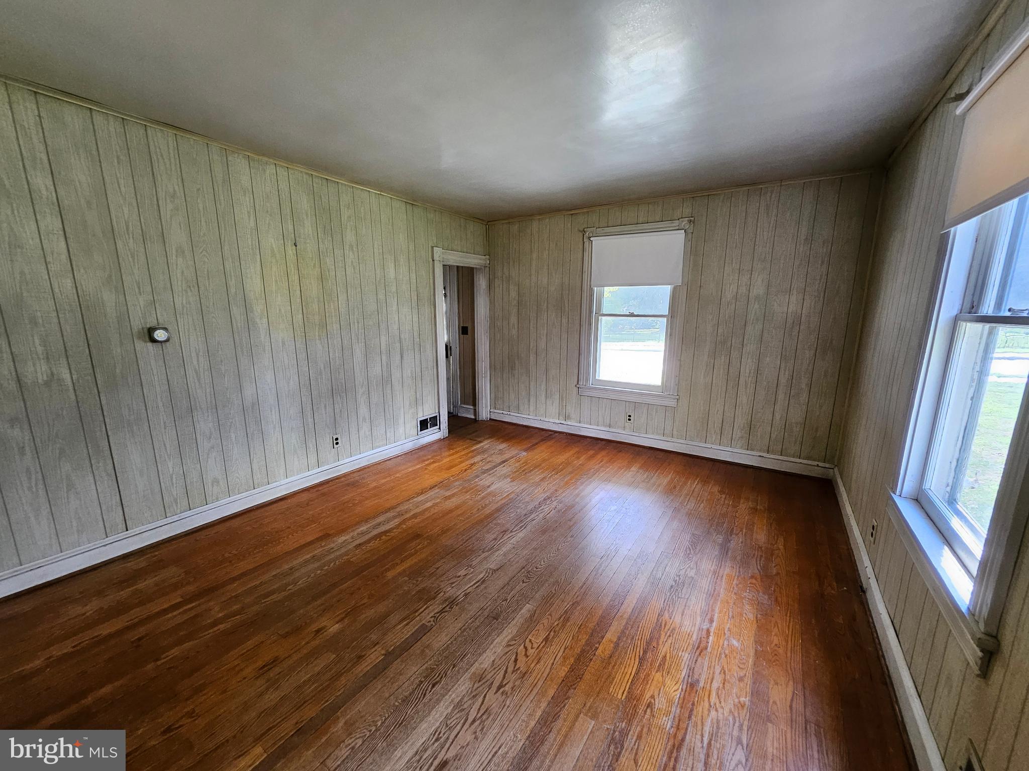 TOWN OF ROUND HILL - Residential