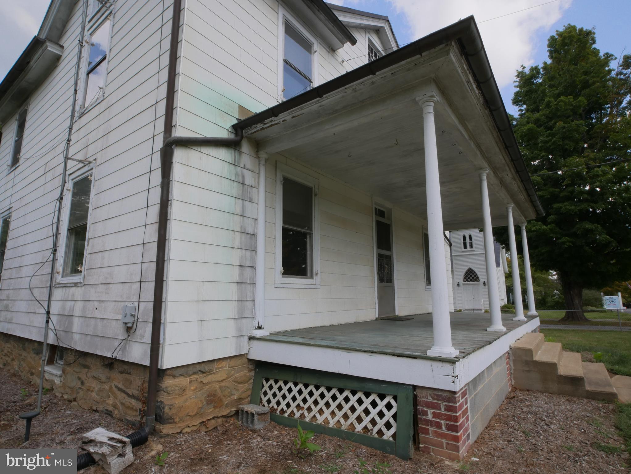 TOWN OF ROUND HILL - Residential