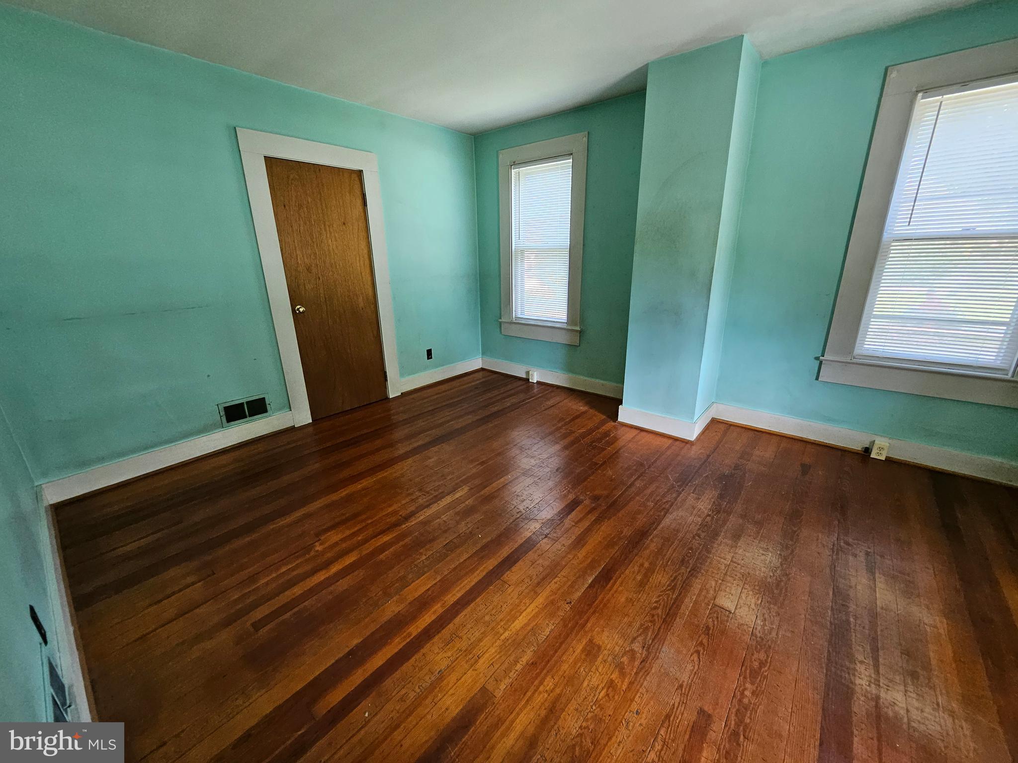 TOWN OF ROUND HILL - Residential