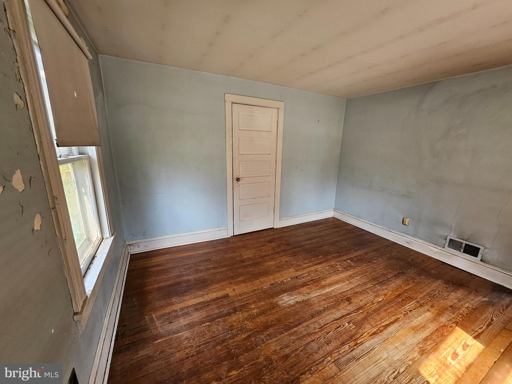 TOWN OF ROUND HILL - Residential