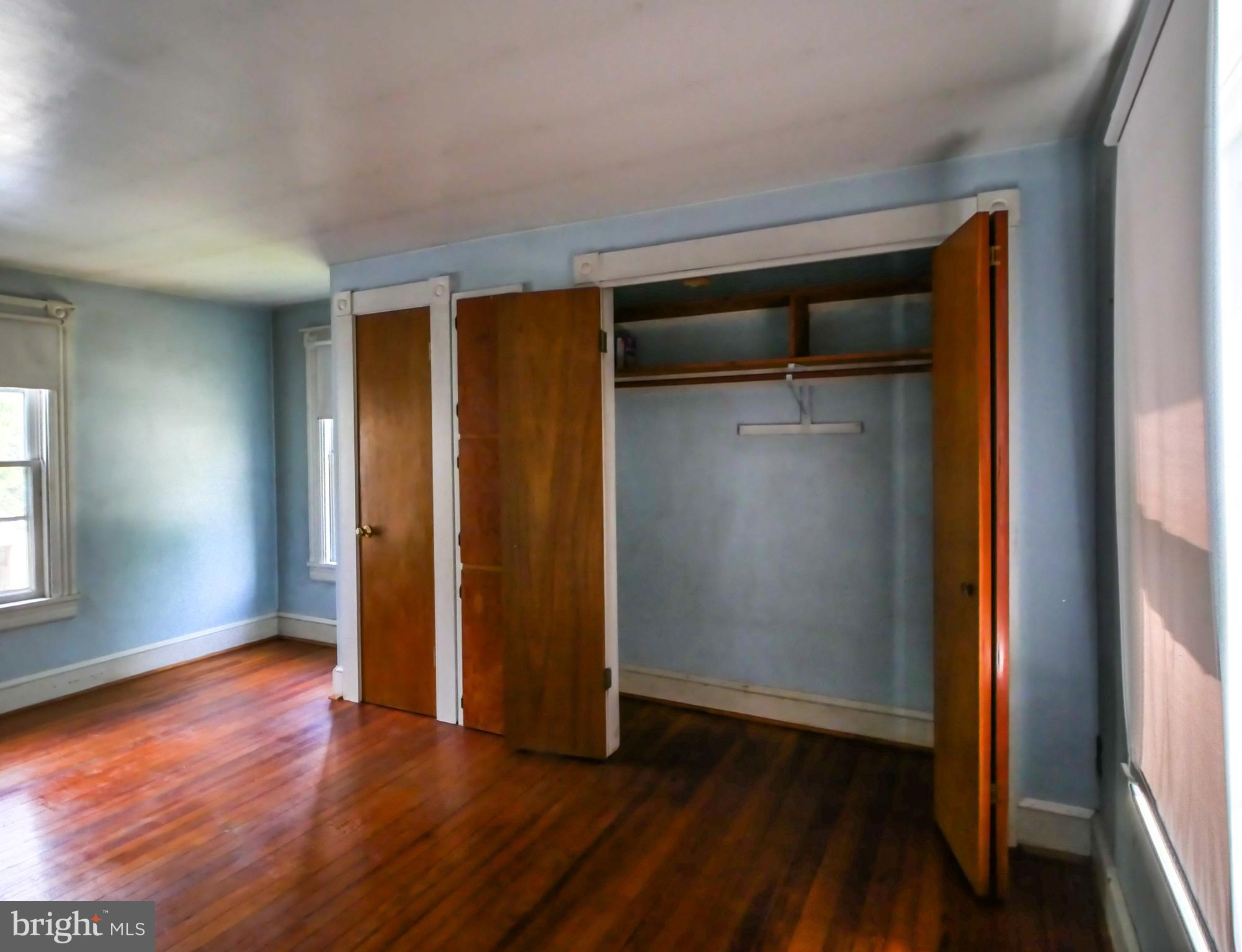 TOWN OF ROUND HILL - Residential