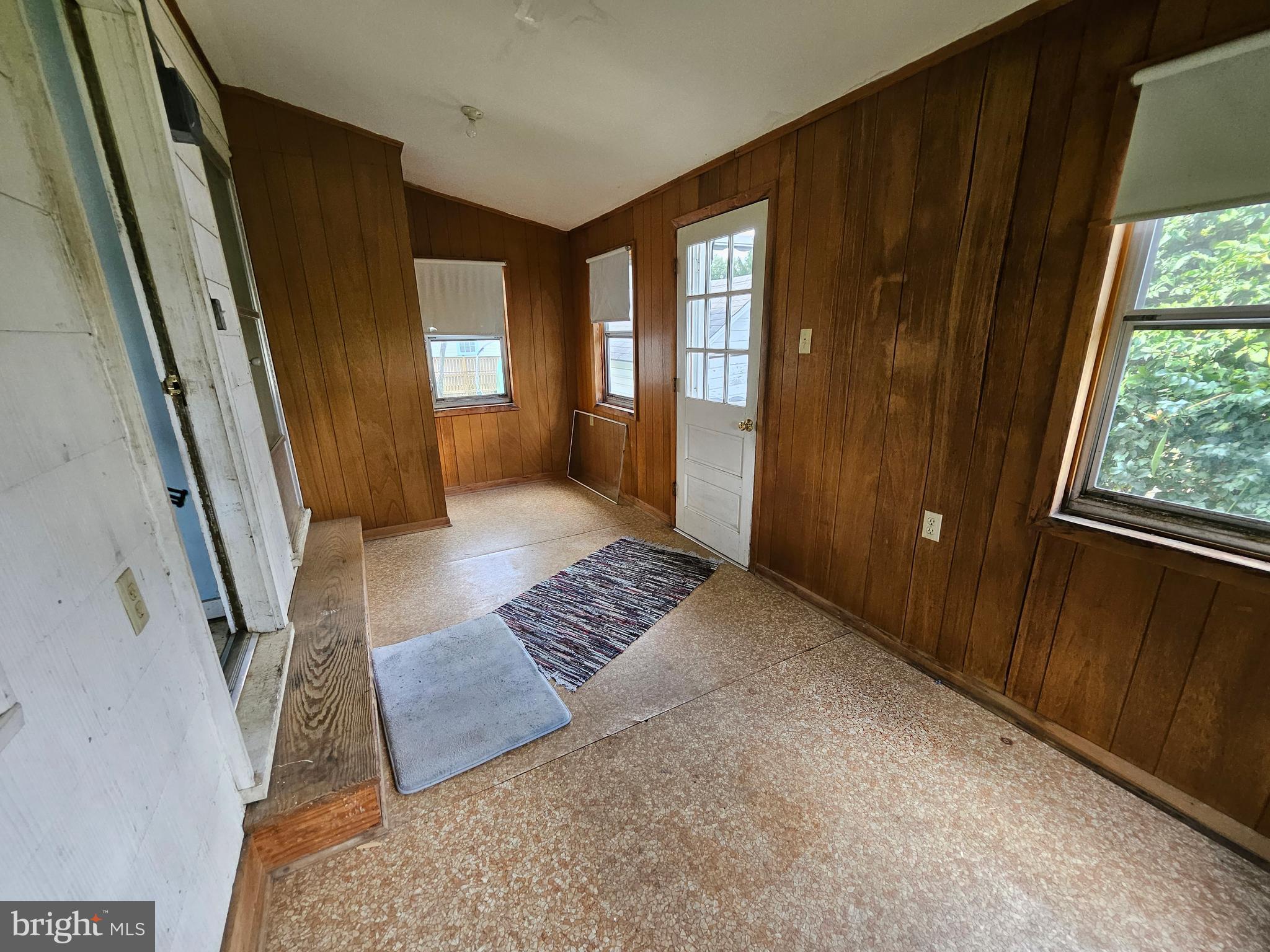 TOWN OF ROUND HILL - Residential