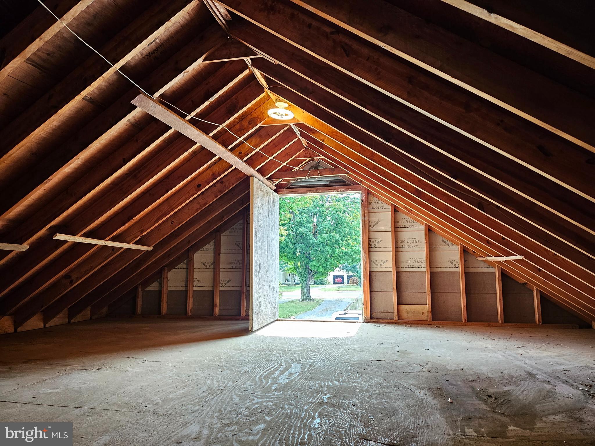 TOWN OF ROUND HILL - Residential