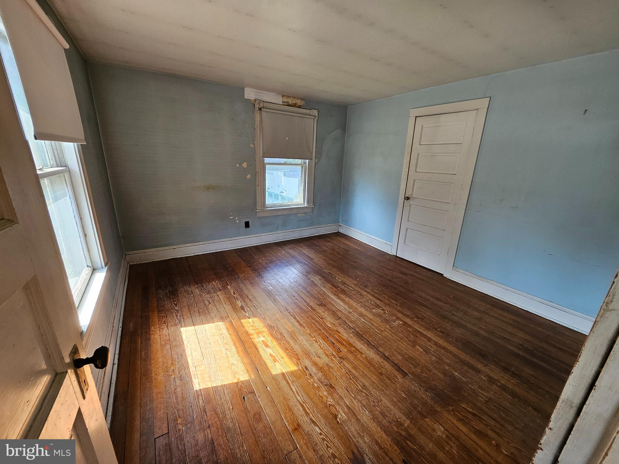 TOWN OF ROUND HILL - Residential