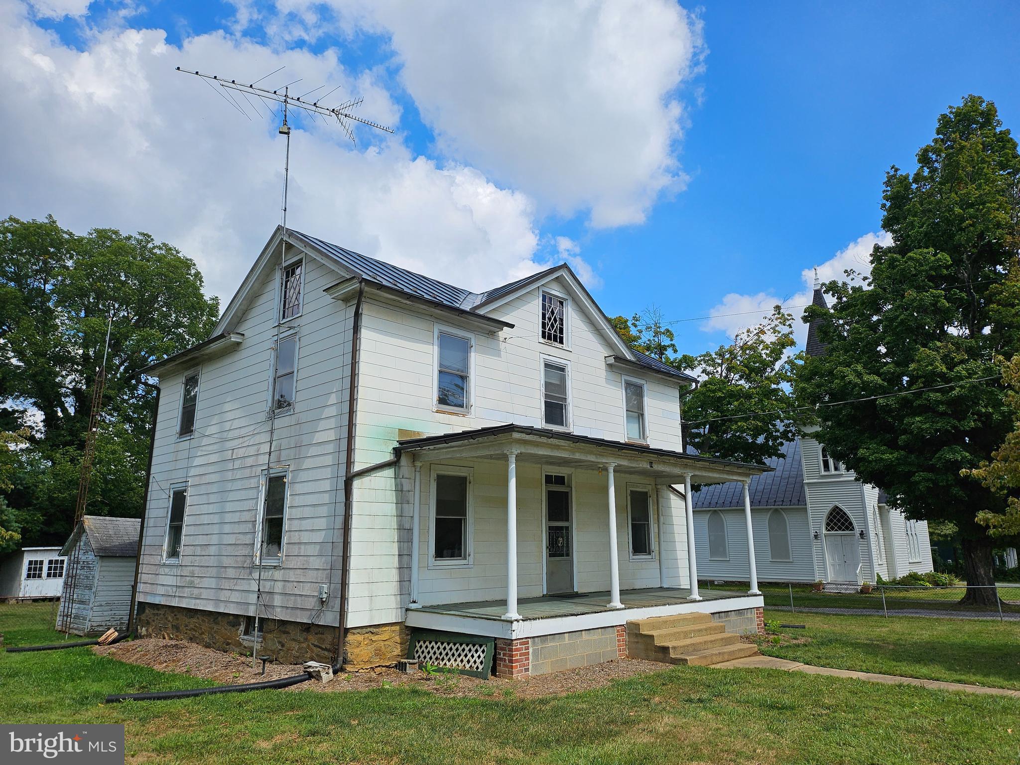 TOWN OF ROUND HILL - Residential