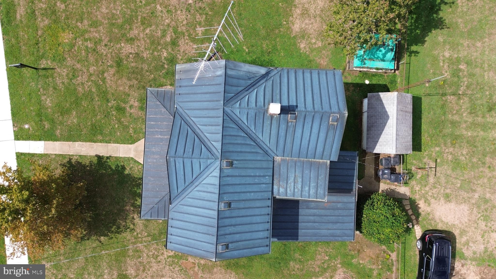 TOWN OF ROUND HILL - Residential