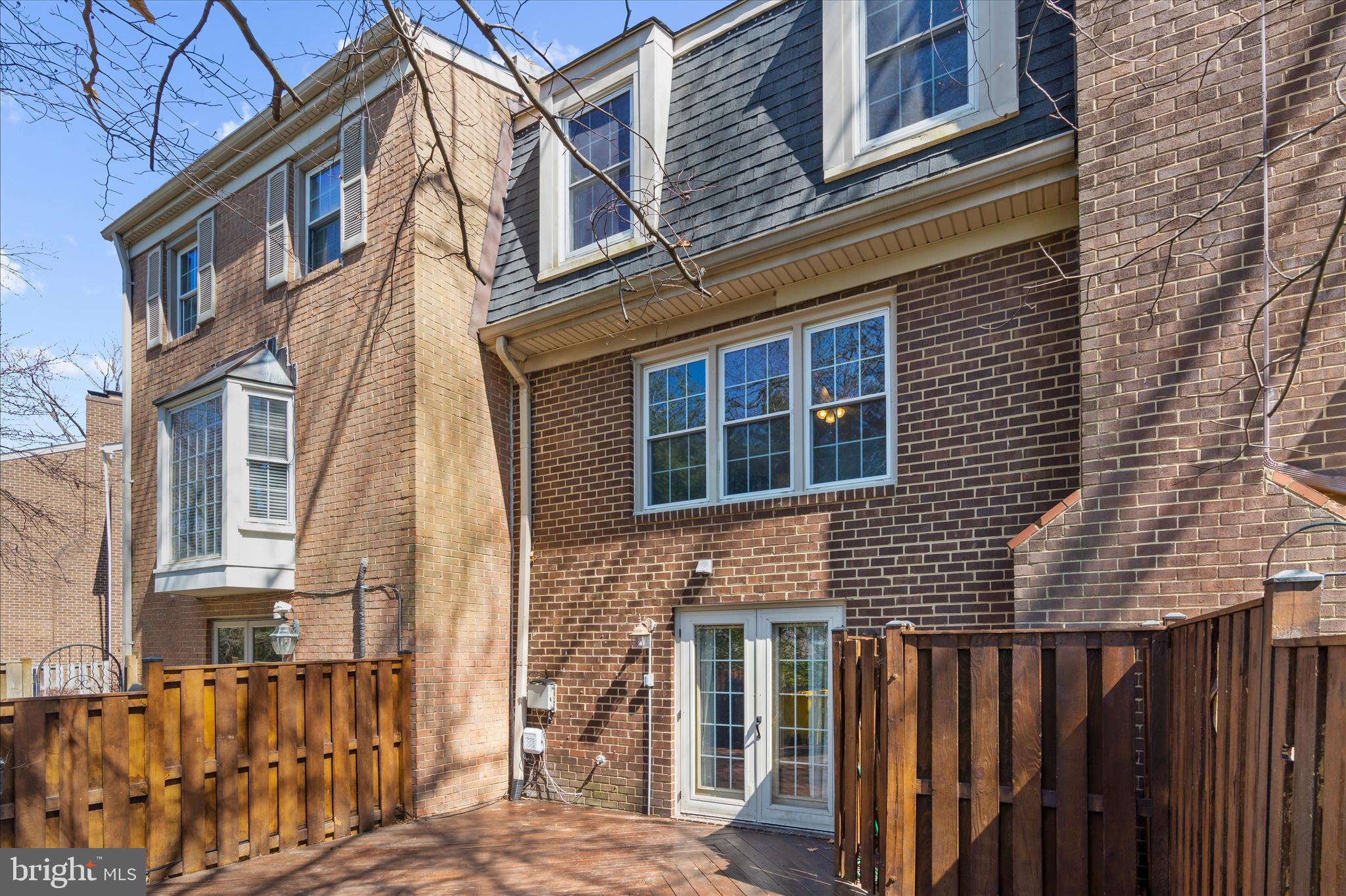 LAKE LOUISE - Residential